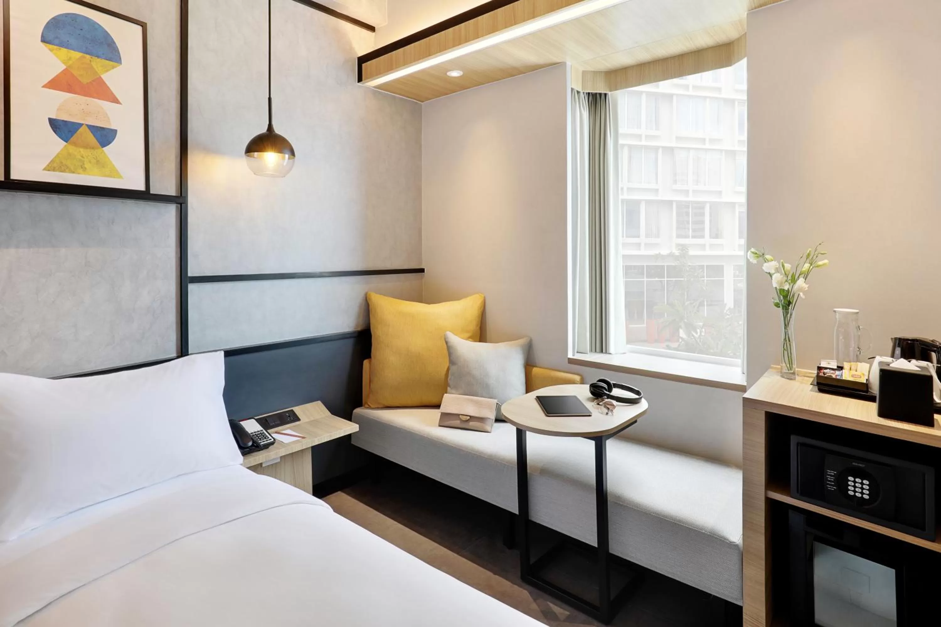 Seating area, Bed in Ibis Samarinda