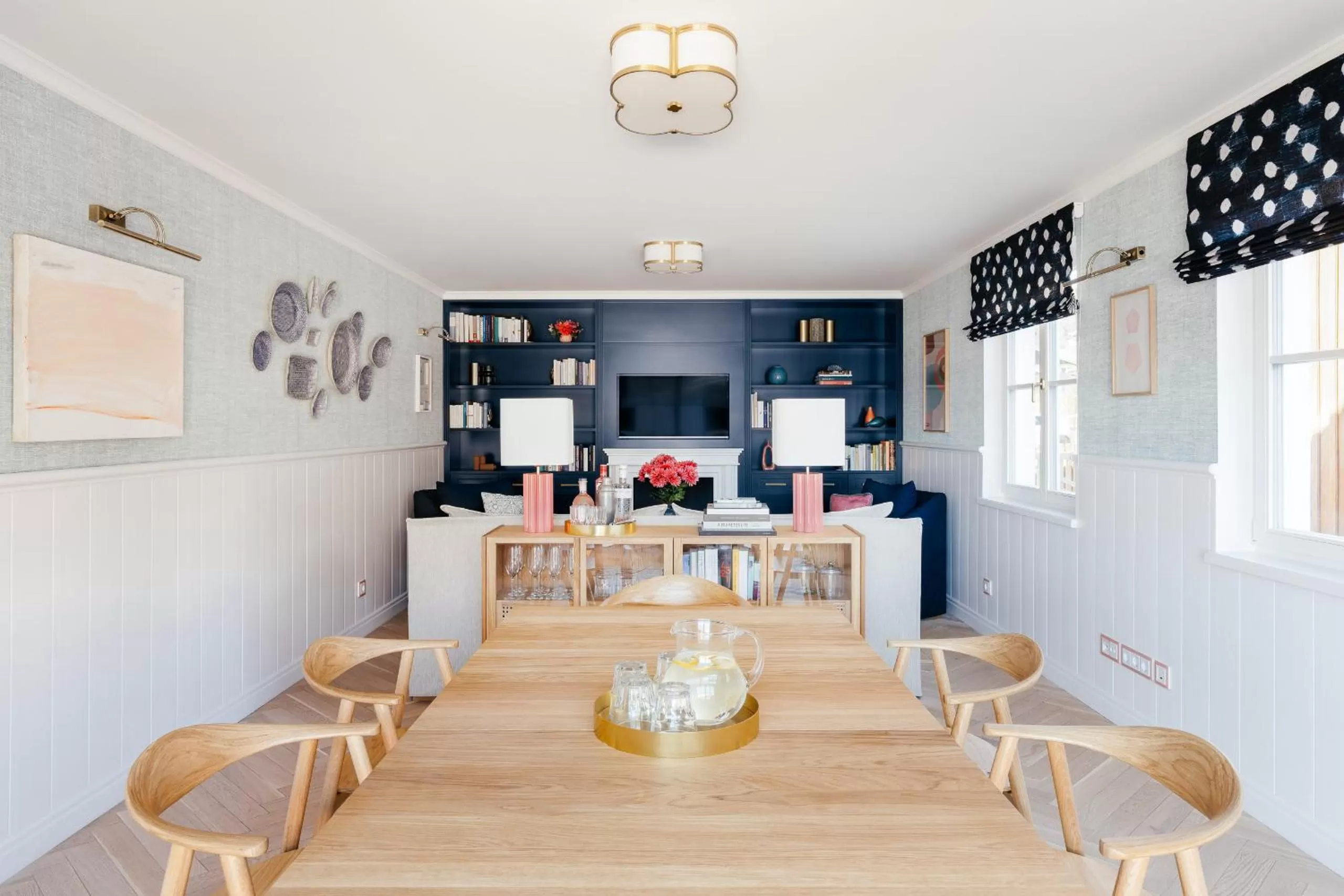 Communal lounge/ TV room in Villa Alma - a lakeside Boutique Hotel