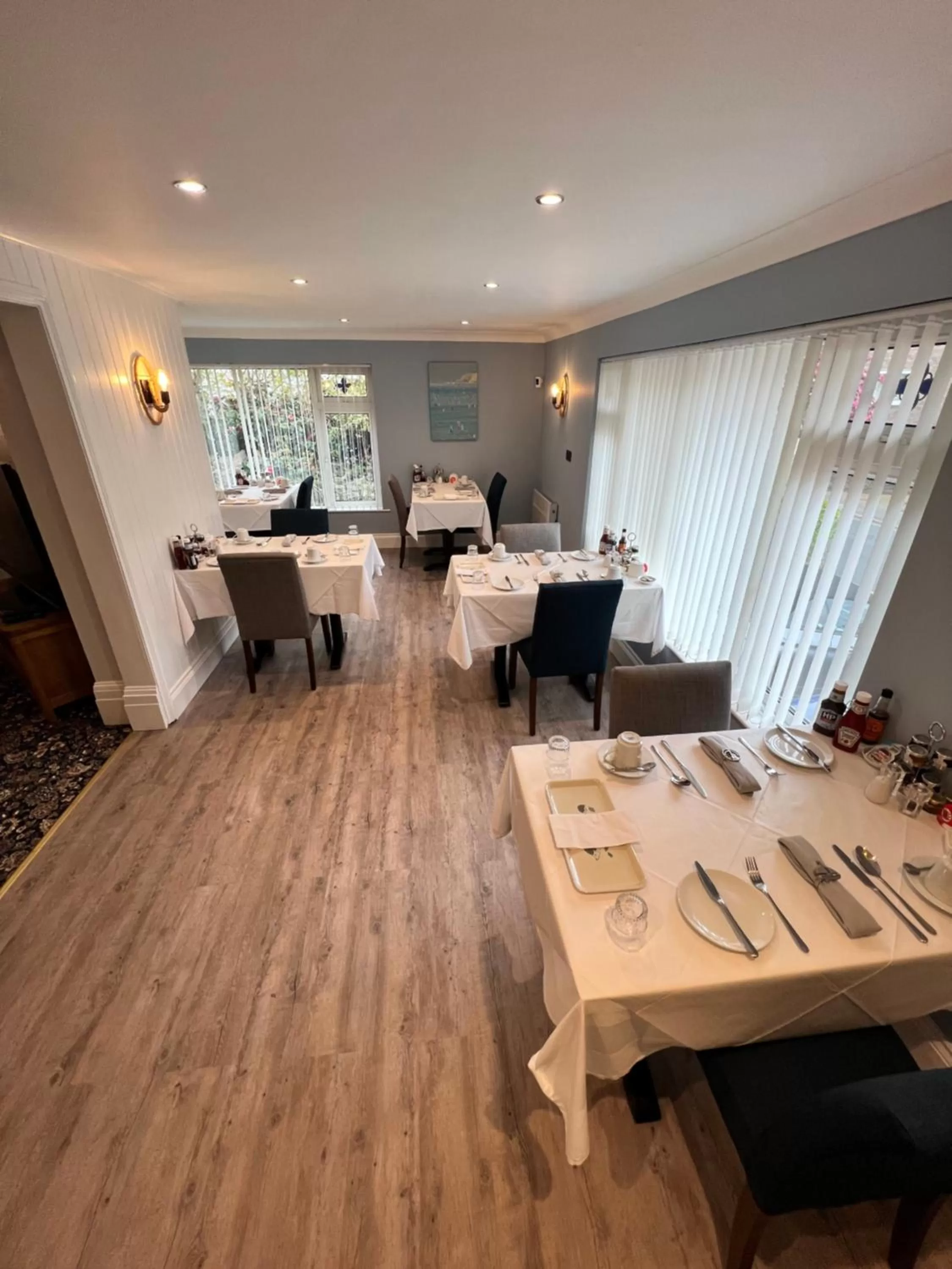 Restaurant/places to eat in Birkdale Guest House