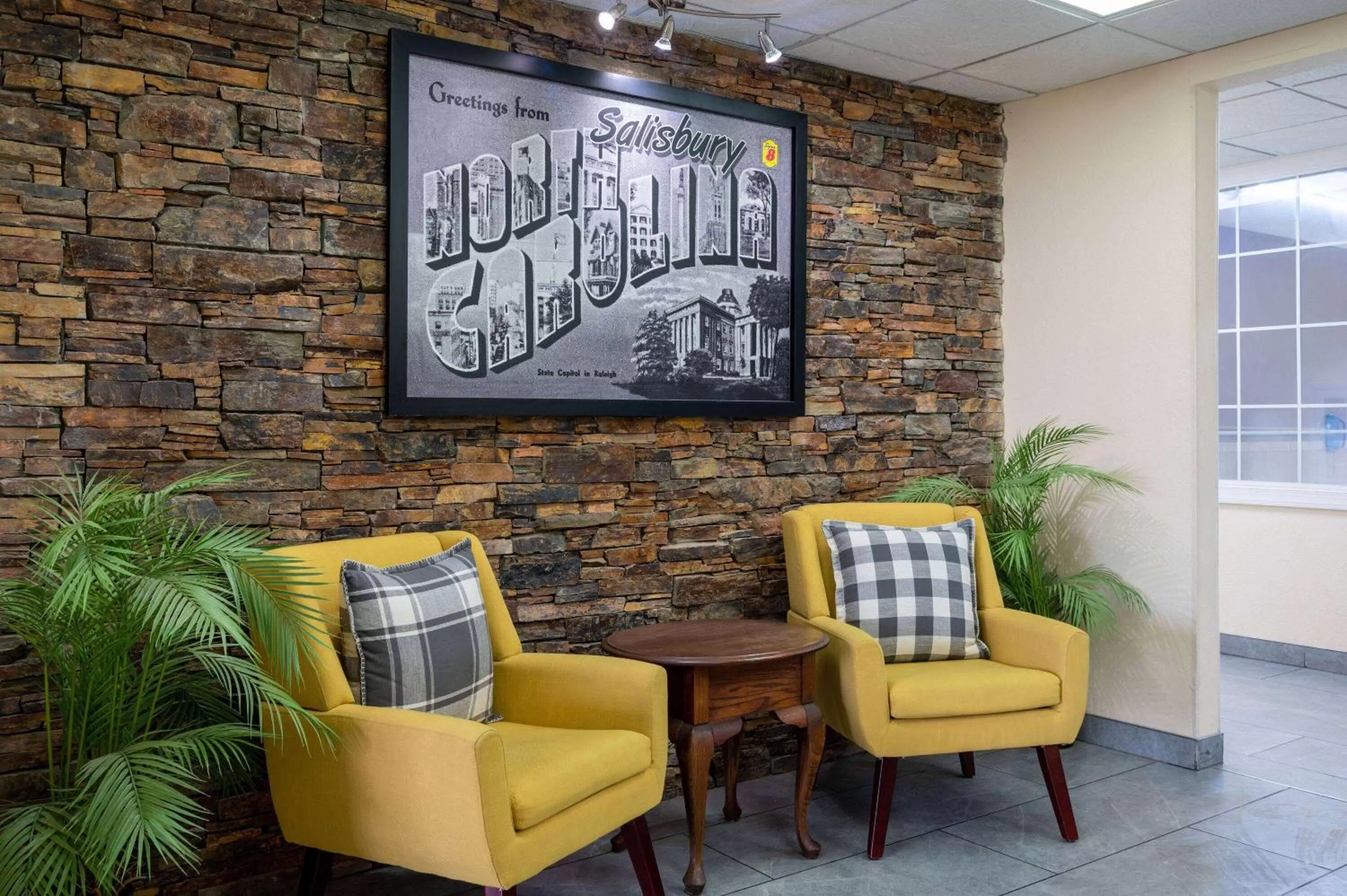Lobby or reception in Super 8 by Wyndham Salisbury
