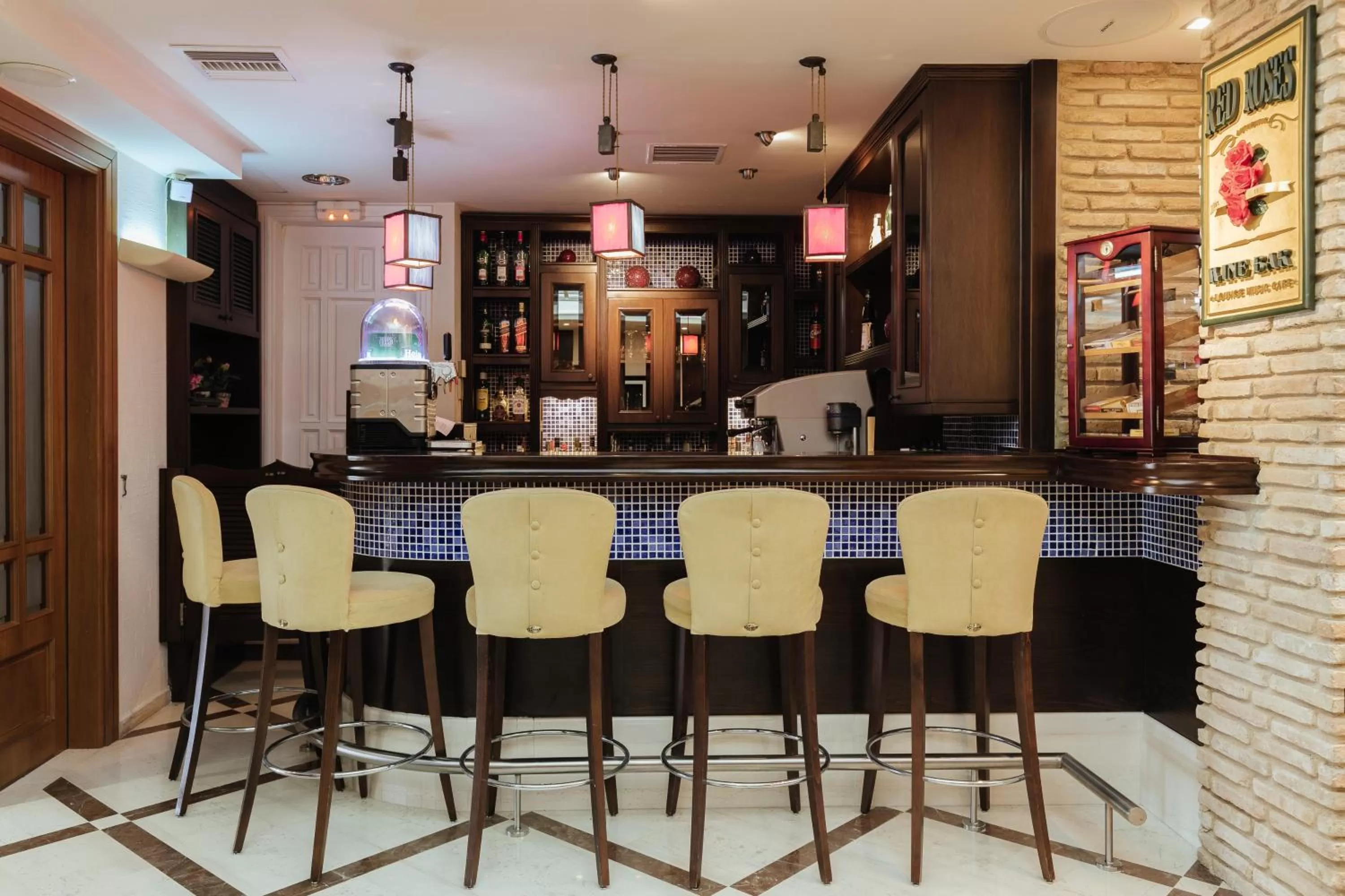 Lounge or bar in Akti Taygetos - Conference Resort