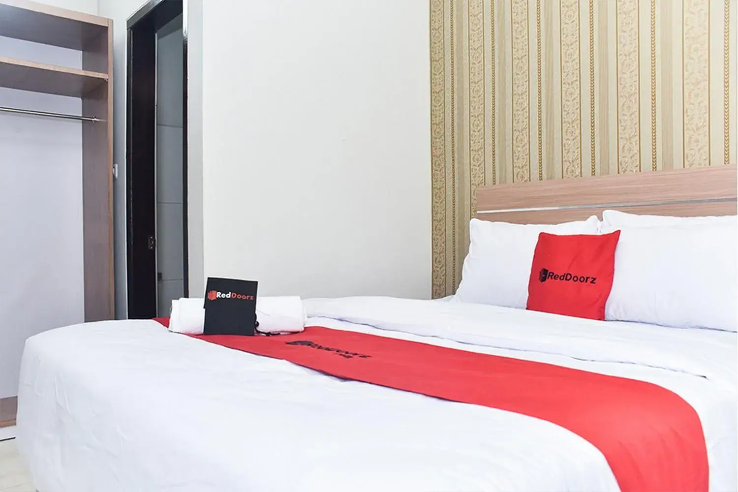 RedDoorz Plus near Malang Town Square RedDoorz Plus near Malang Town Square