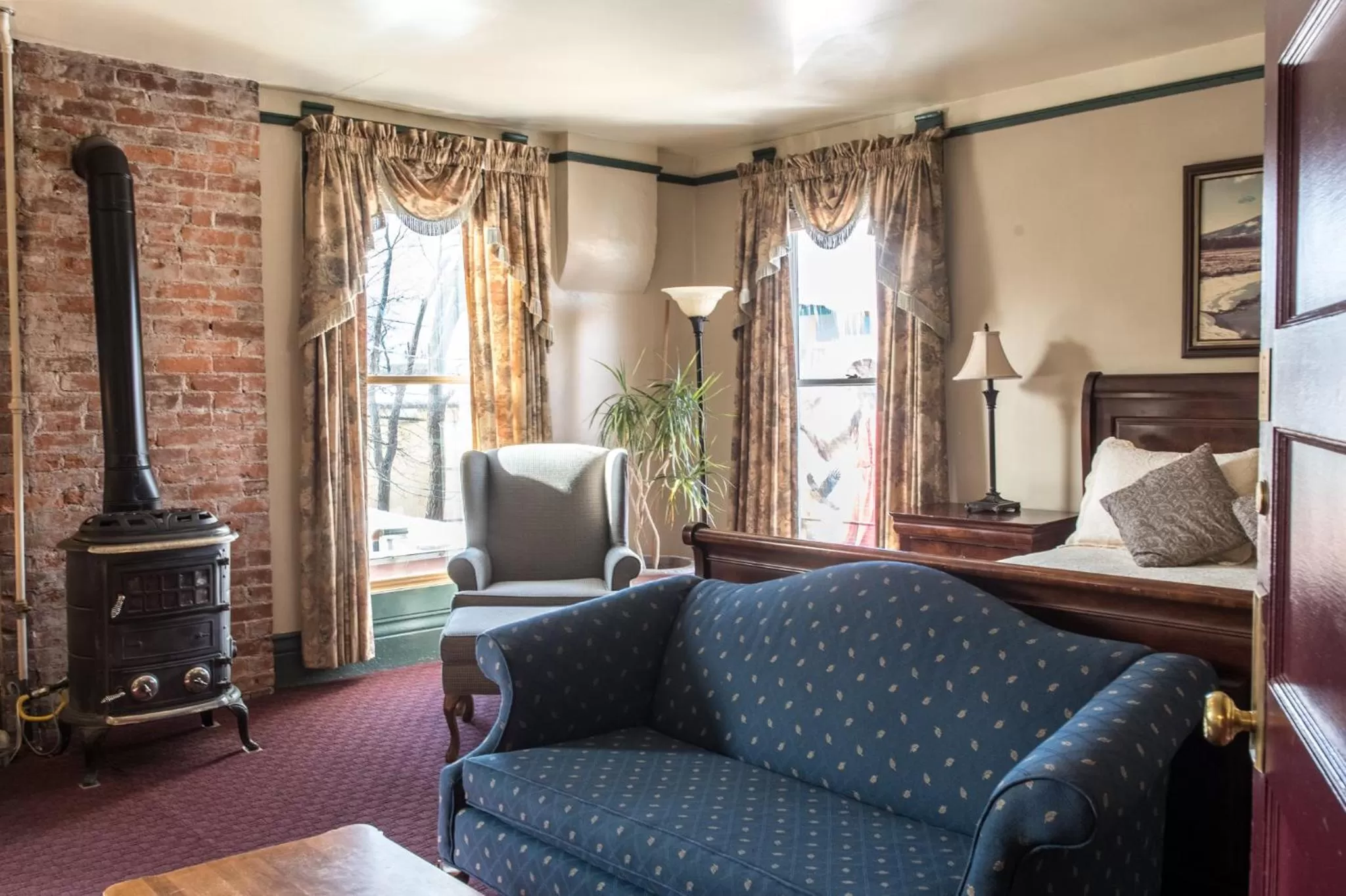 Seating area in Weatherford Hotel