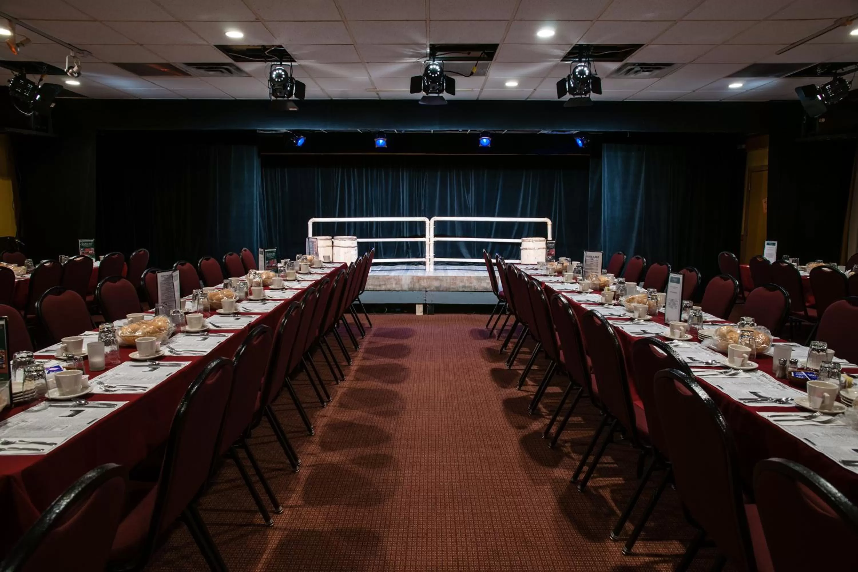 Restaurant/places to eat in Shallow Bay Motel & Cabins Conference Centre