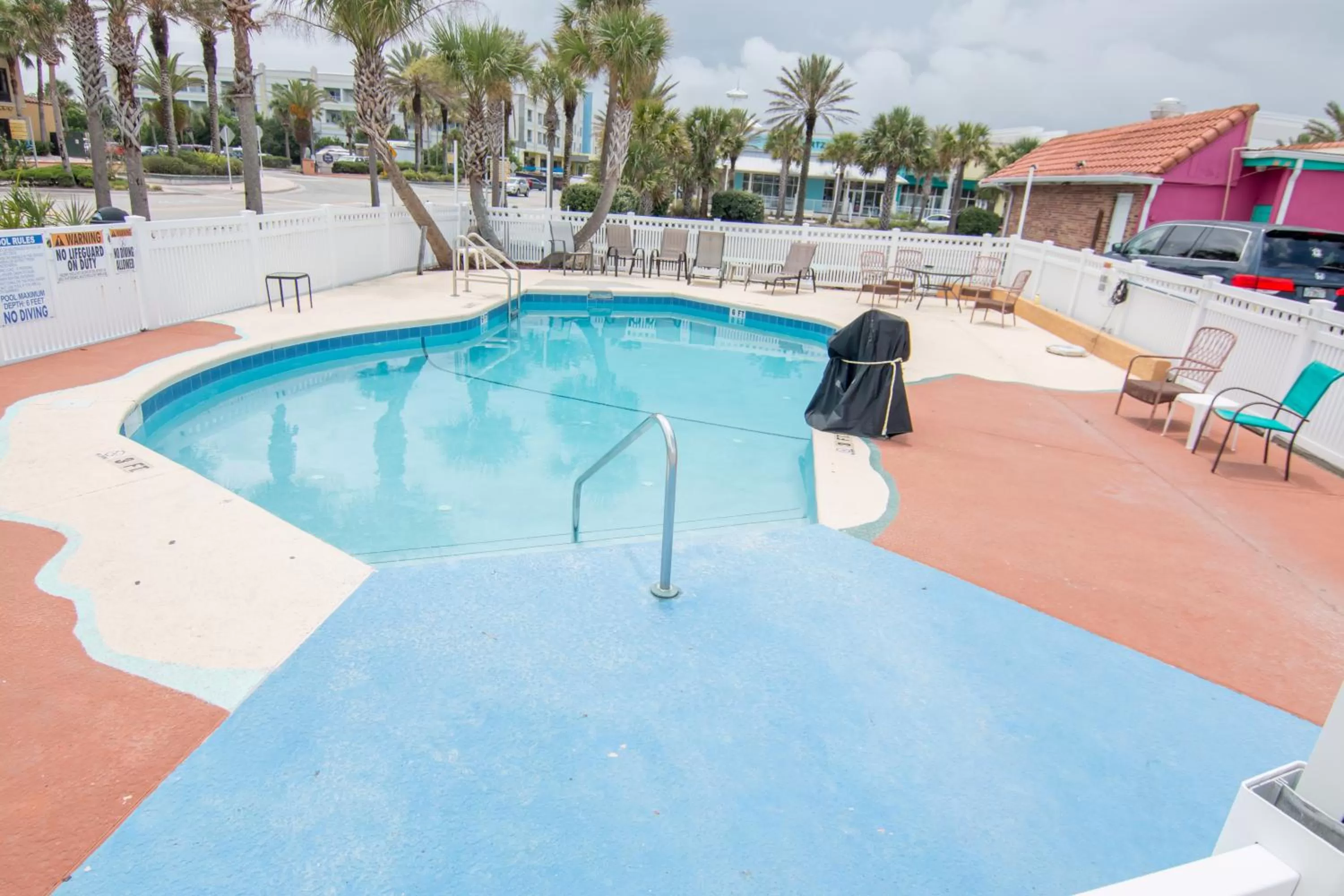 Pool view in Magic Beach Motel - Vilano Beach, Saint Augustine