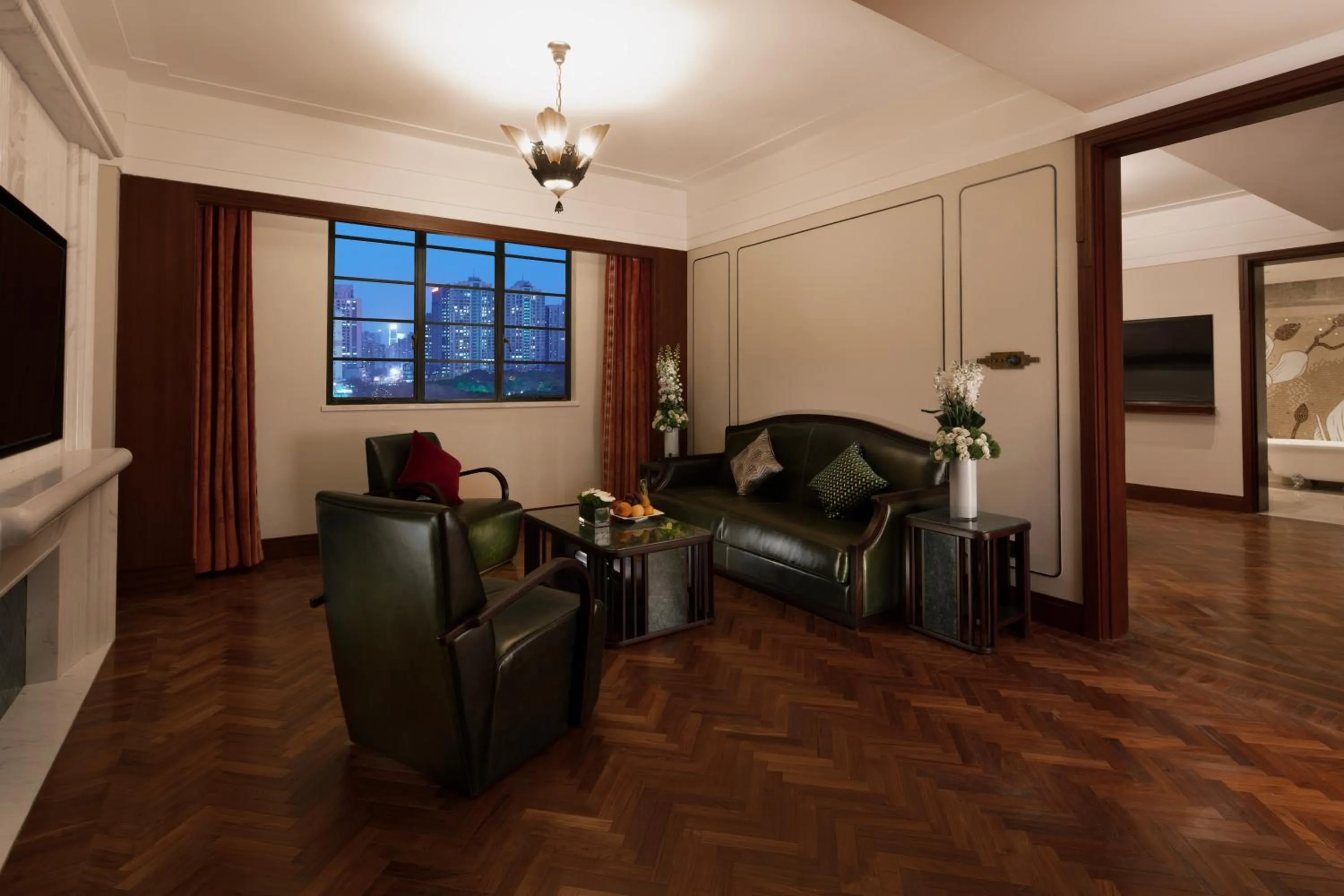Seating Area in Juss Hengshan HotelFormer Regal International East Asia Hotel