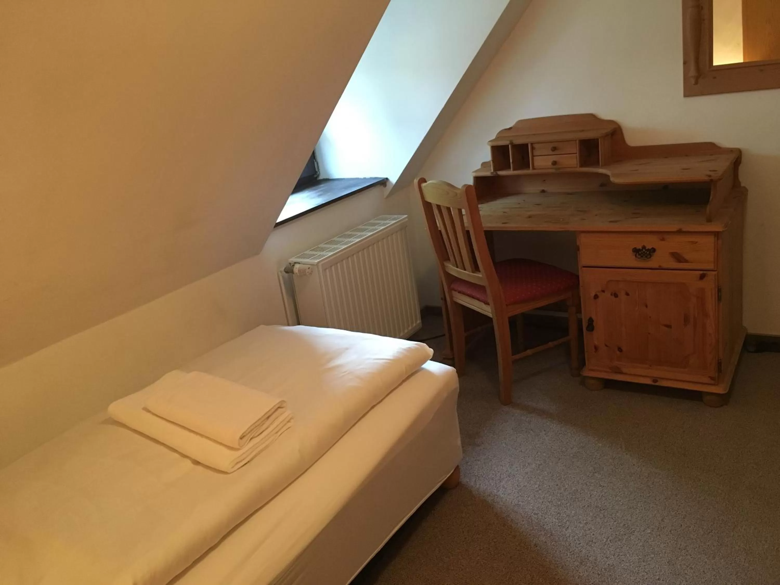 Bedroom, Bed in Kloster Hedersleben