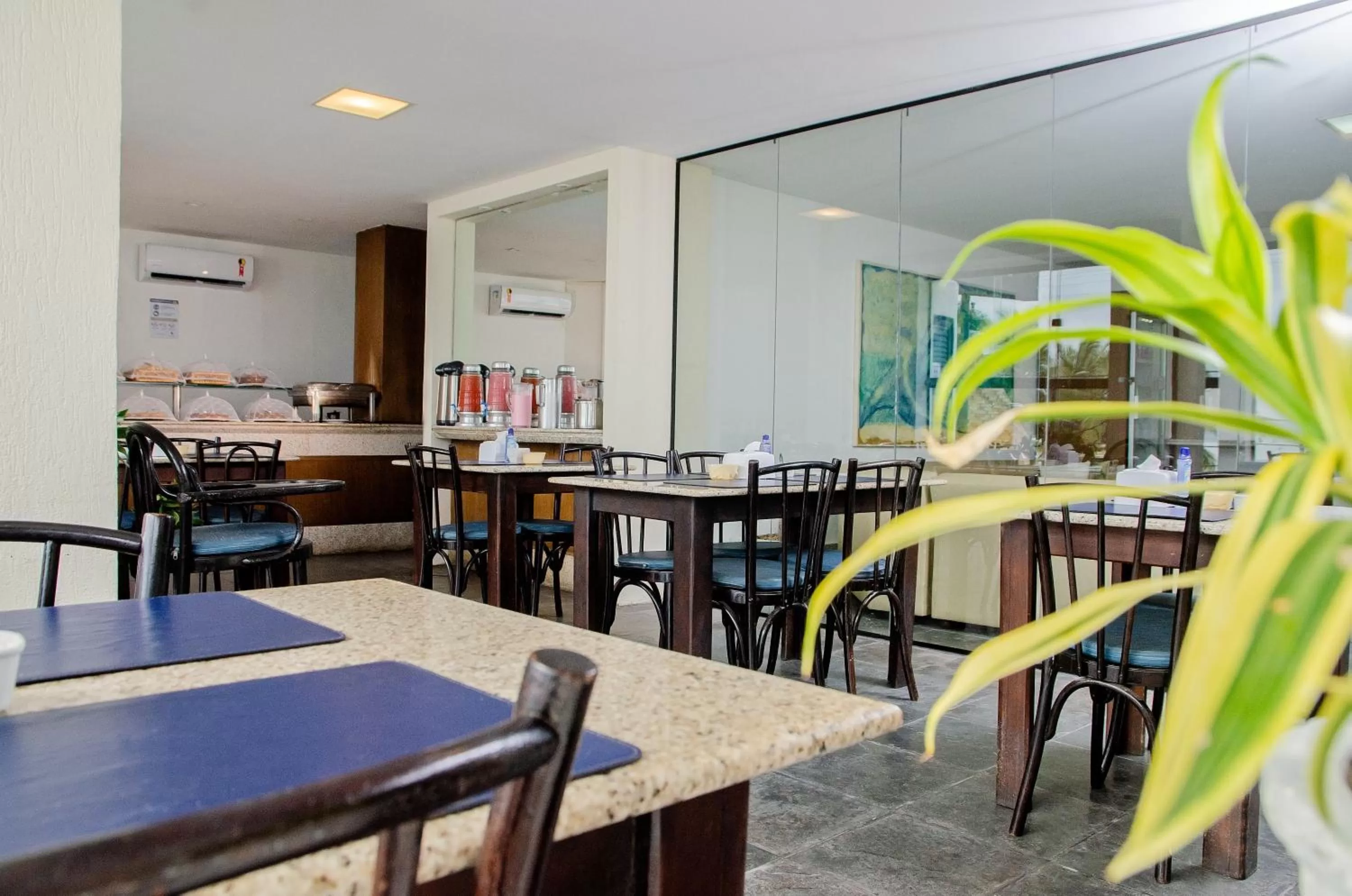 Restaurant/places to eat in La Belle Beach Hotel