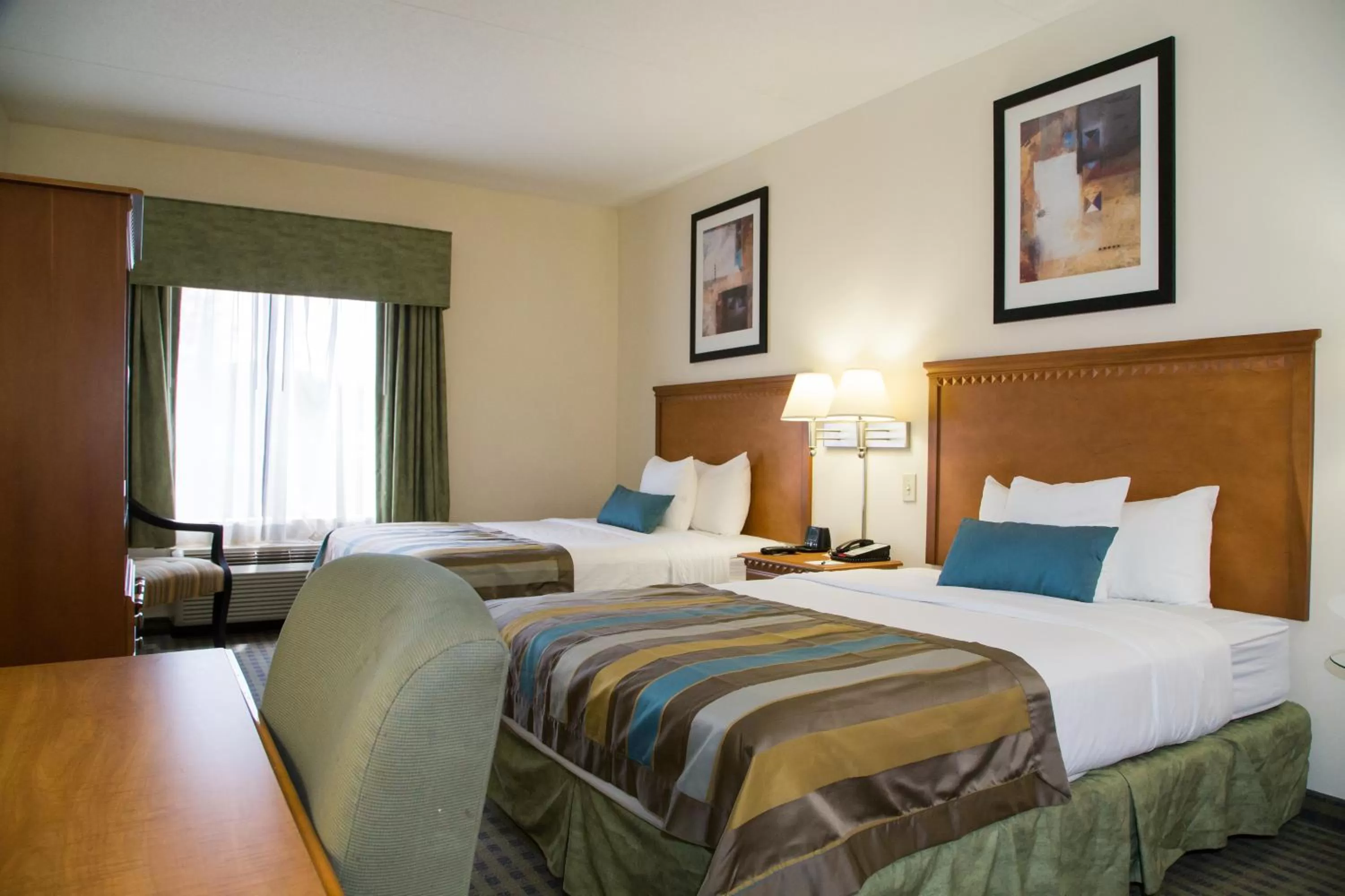 Photo of the whole room, Bed in Wingate by Wyndham Atlanta Fairburn
