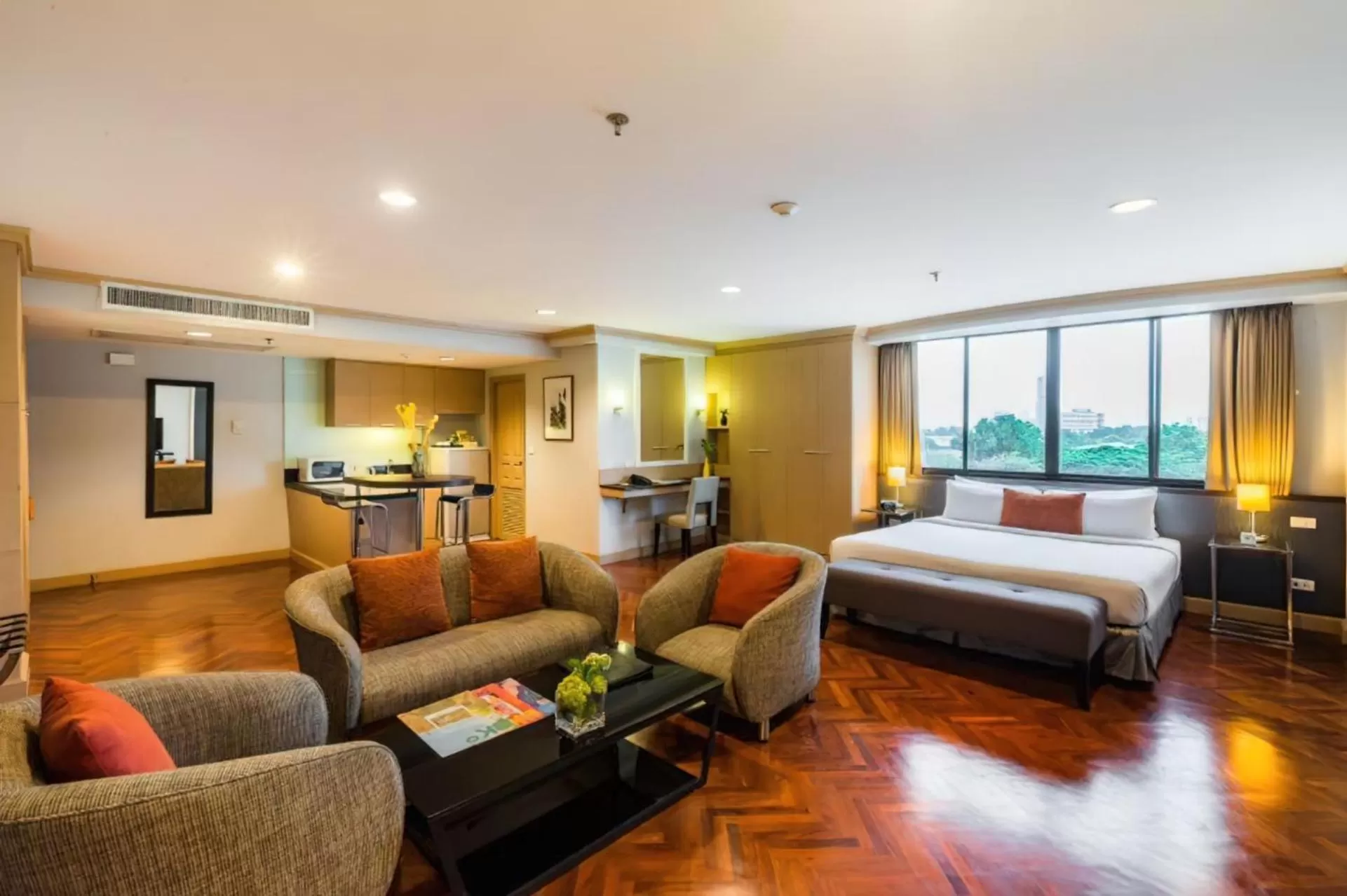 Bed in Alt Hotel Nana by UHG