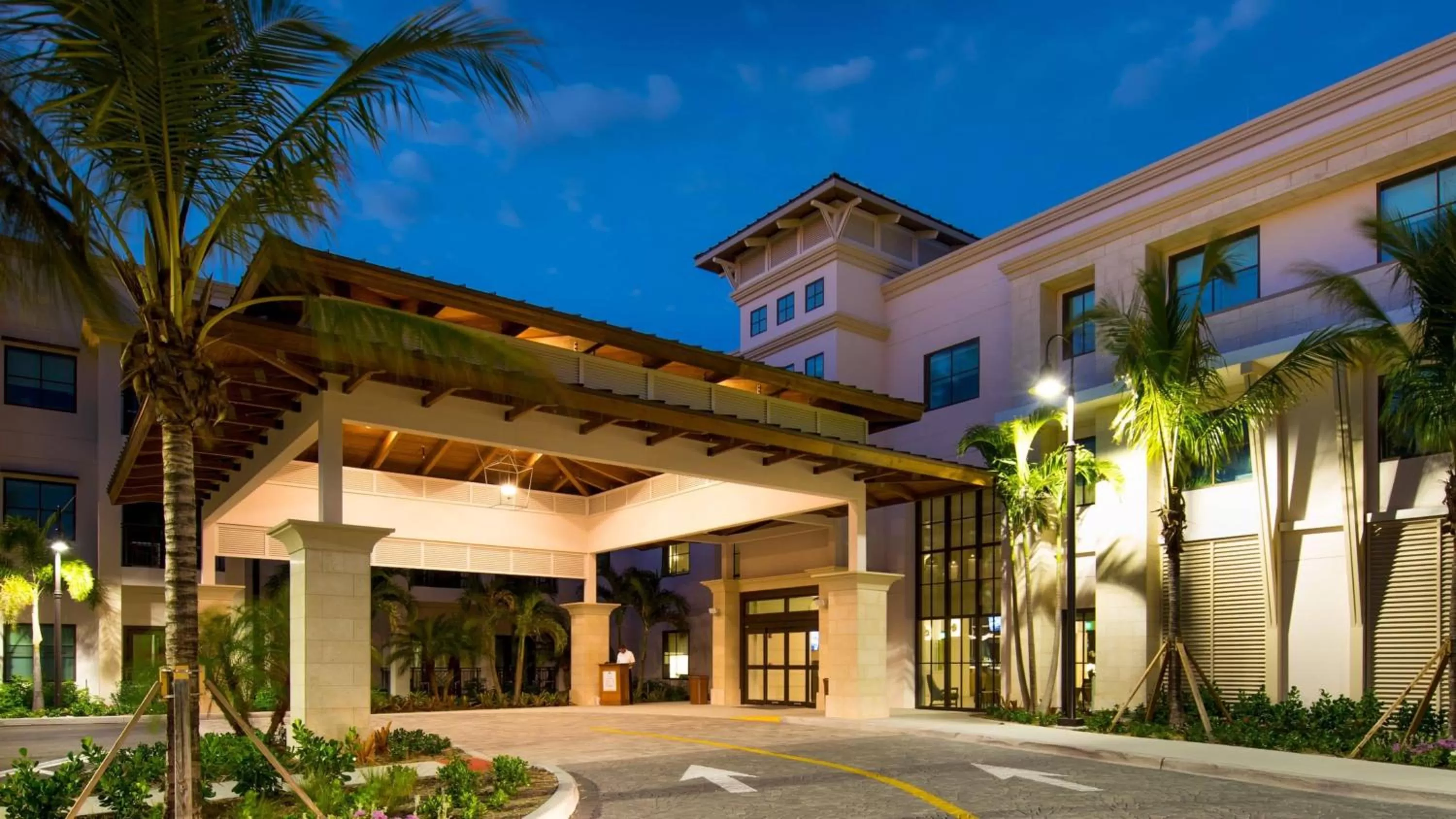 Facade/entrance in Hyatt House Naples 5th Avenue