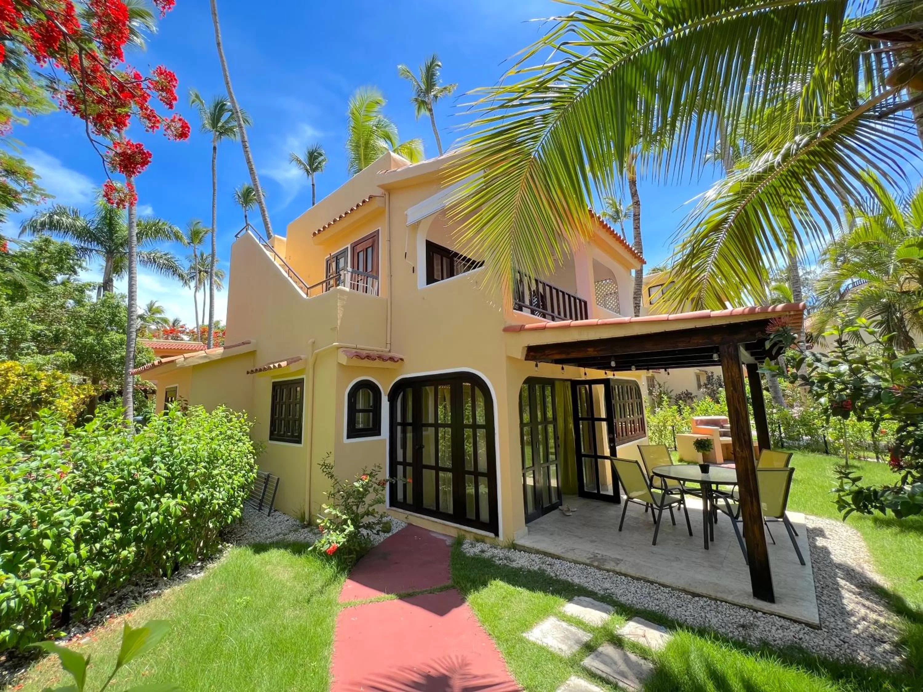 Property Building in TROPICAL VILLAGE playa LOS CORALES