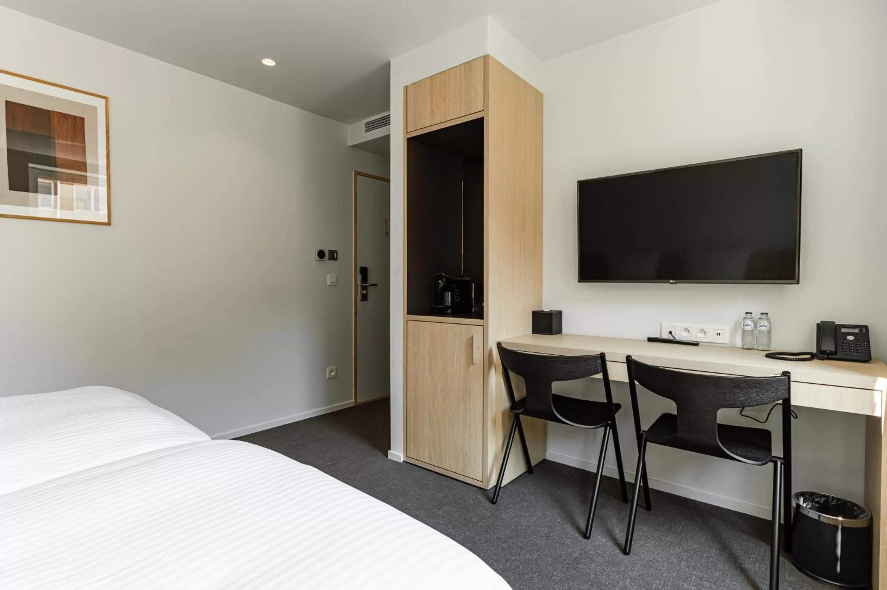 Photo of the whole room, Bed in Hotel Le Bois De Bruges