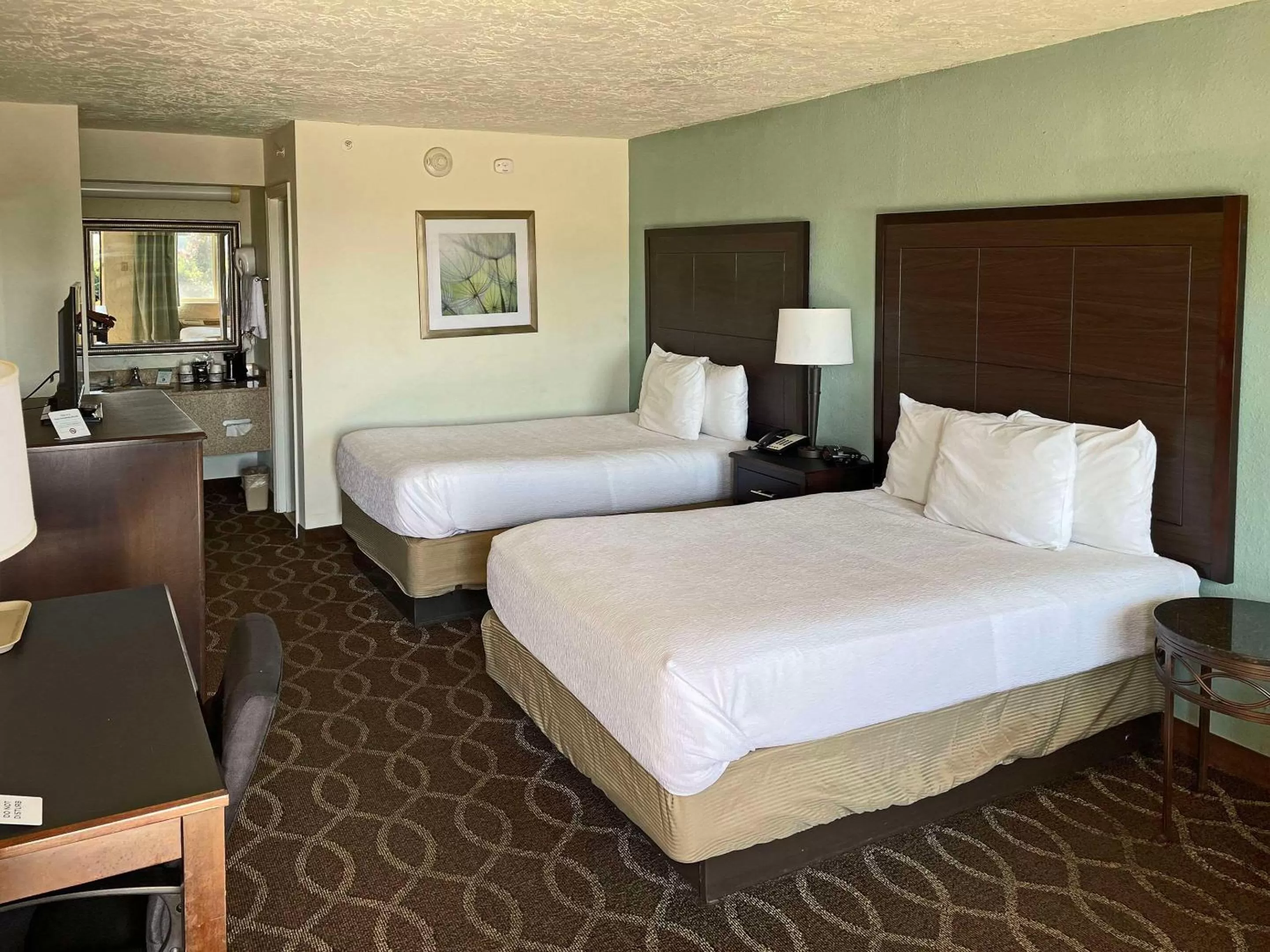 Bedroom, Bed in Quality Inn Clinton North