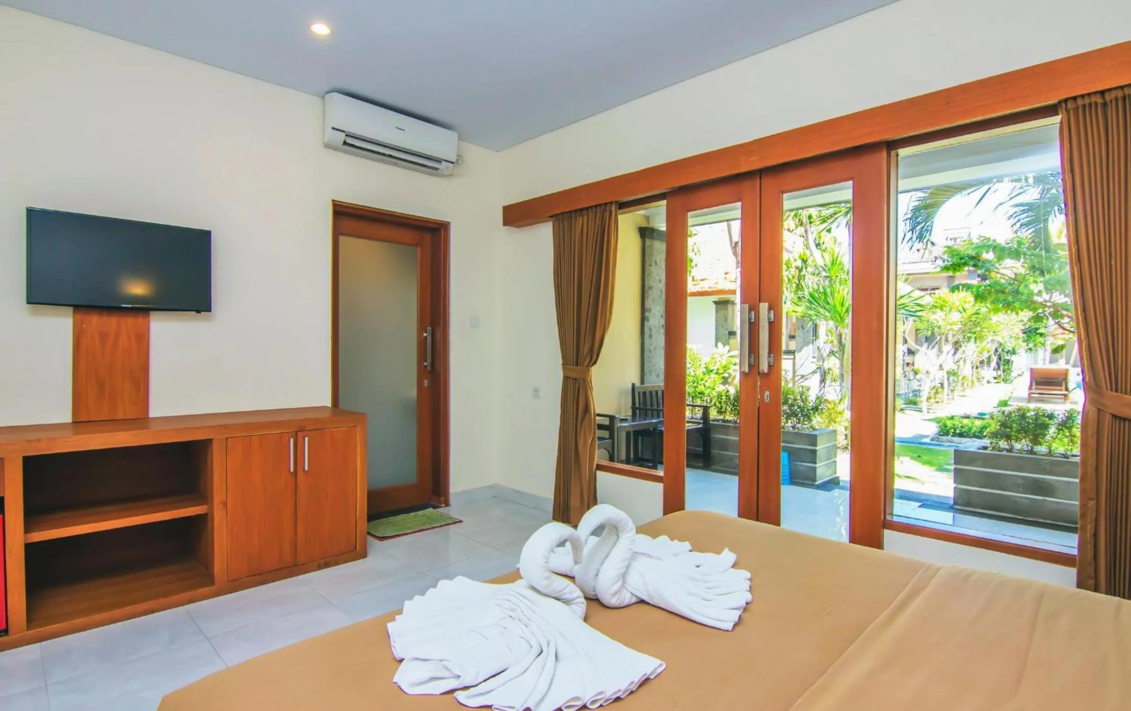 Bedroom in Gora Beach Inn