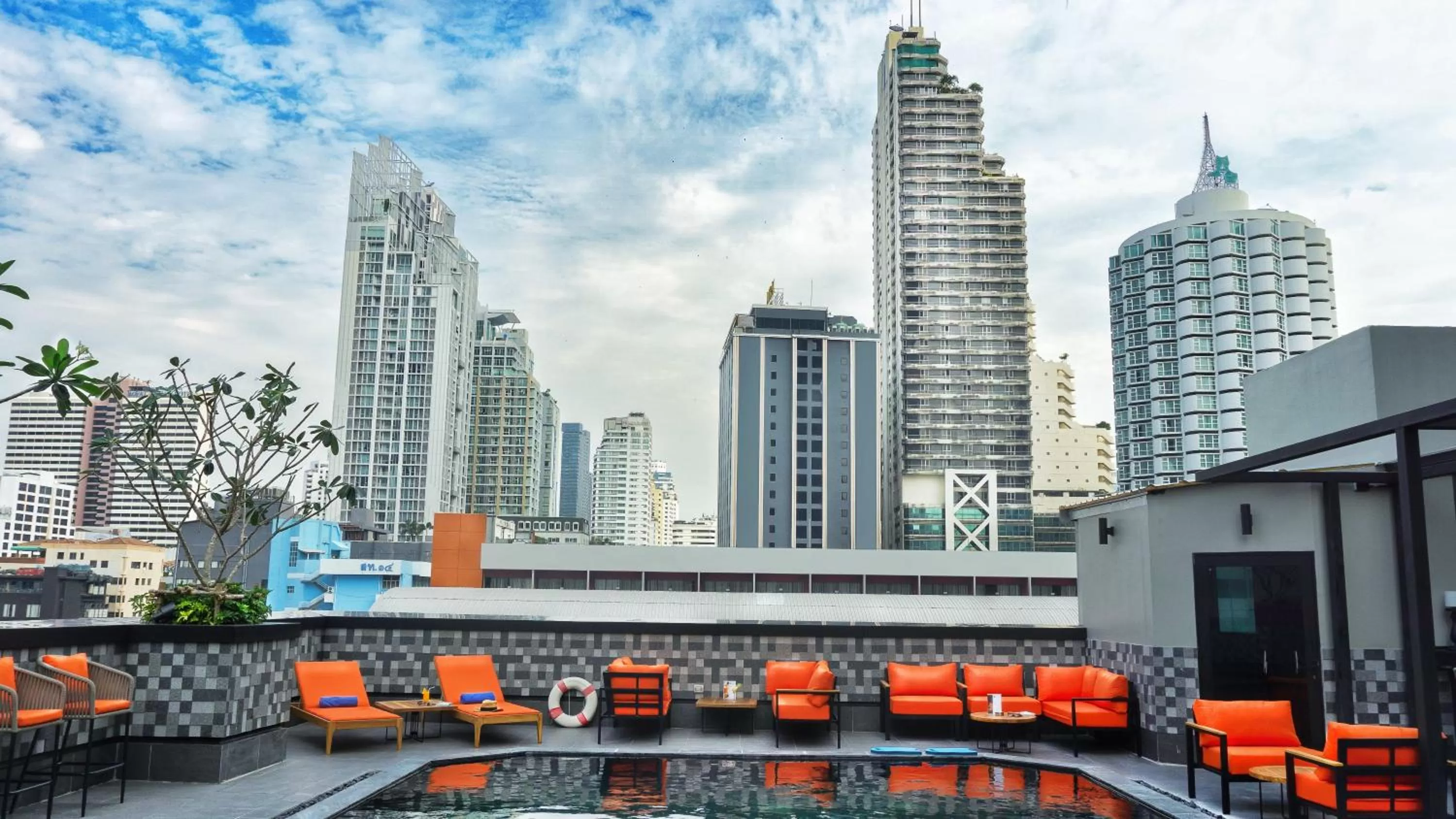 Pool view in Ramada Sukhumvit Soi Eleven