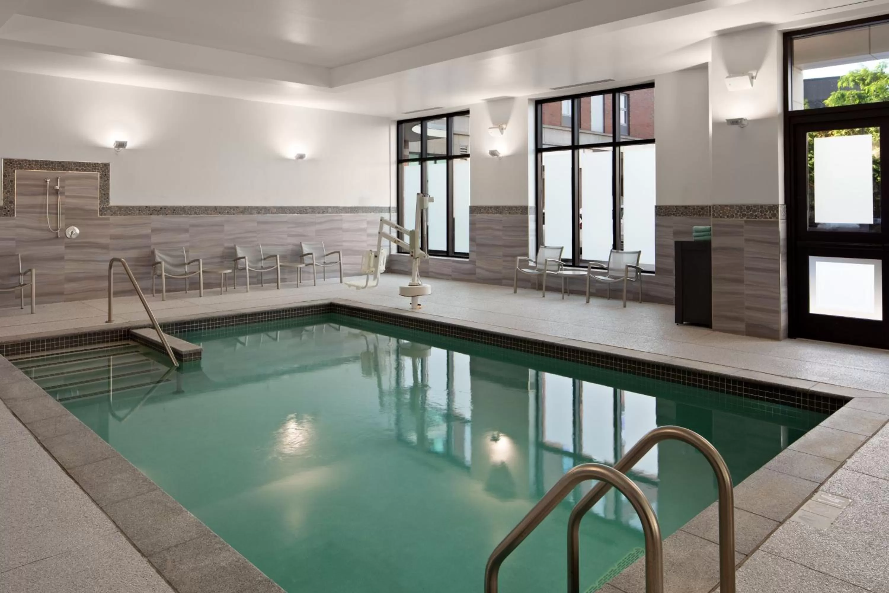 Swimming pool in TownePlace Suites by Marriott Boston Logan Airport/Chelsea
