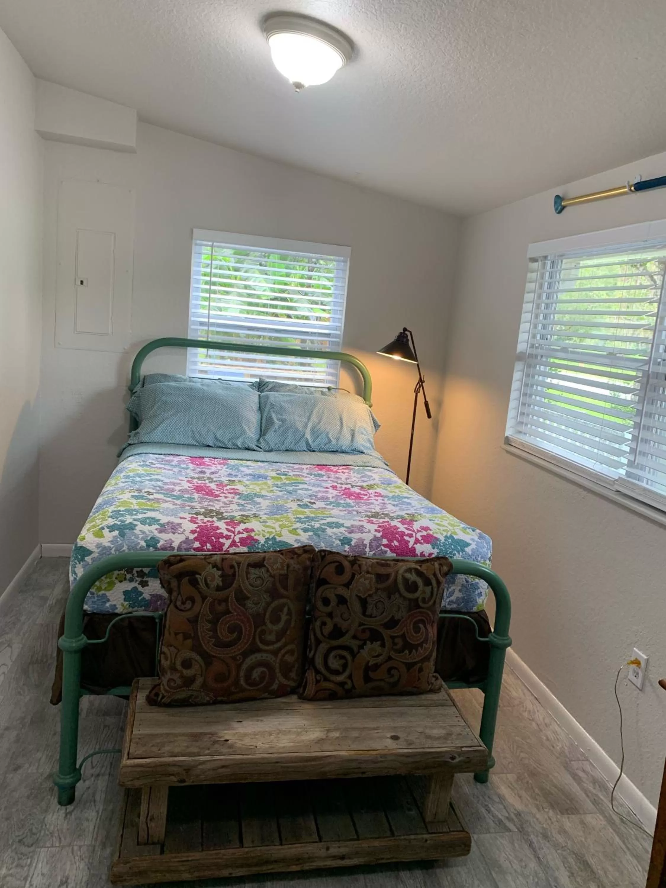 Bed in Nature Coast Inn & Cottages