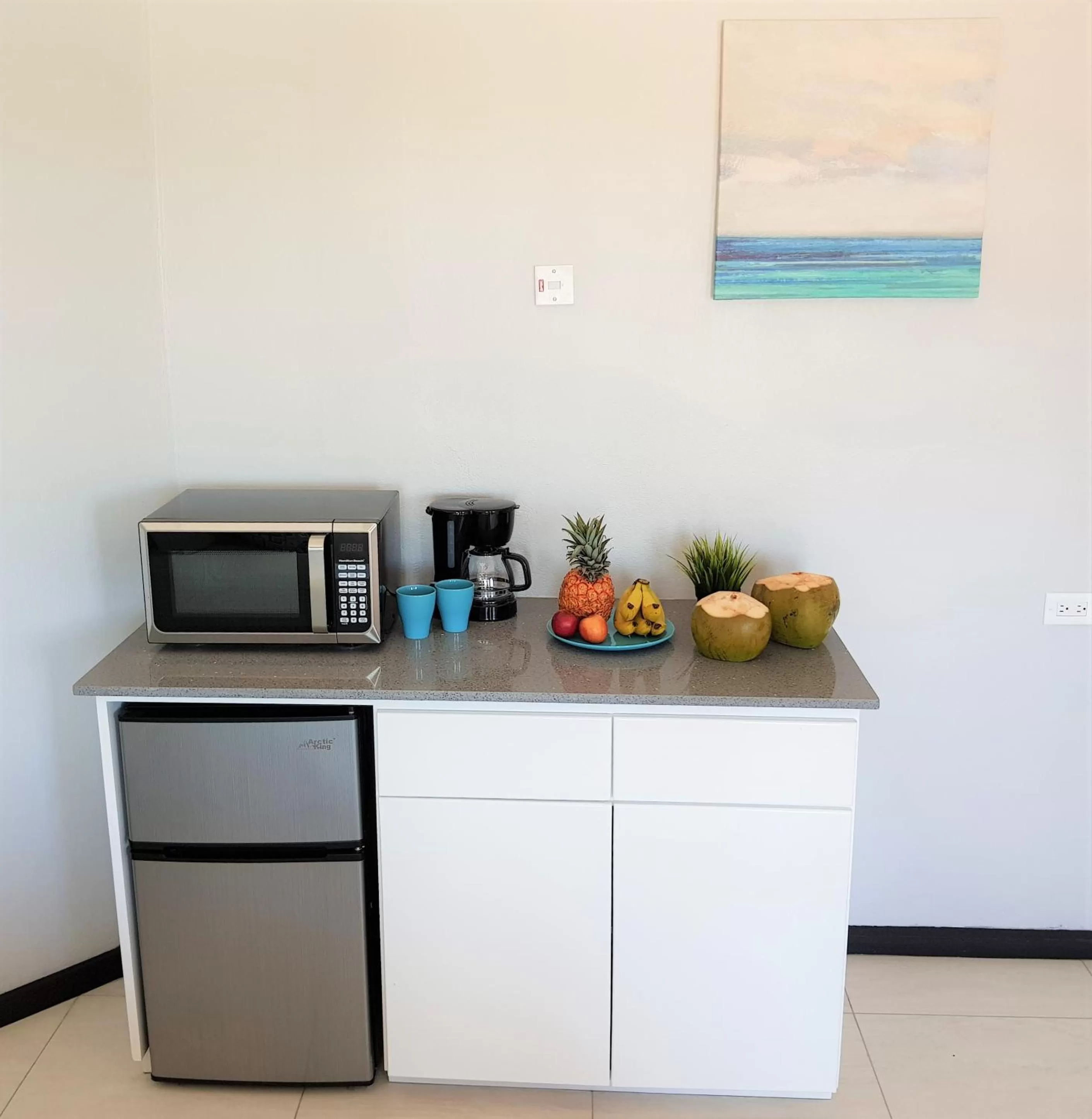 Coffee/tea facilities in Luxe Beach Resort