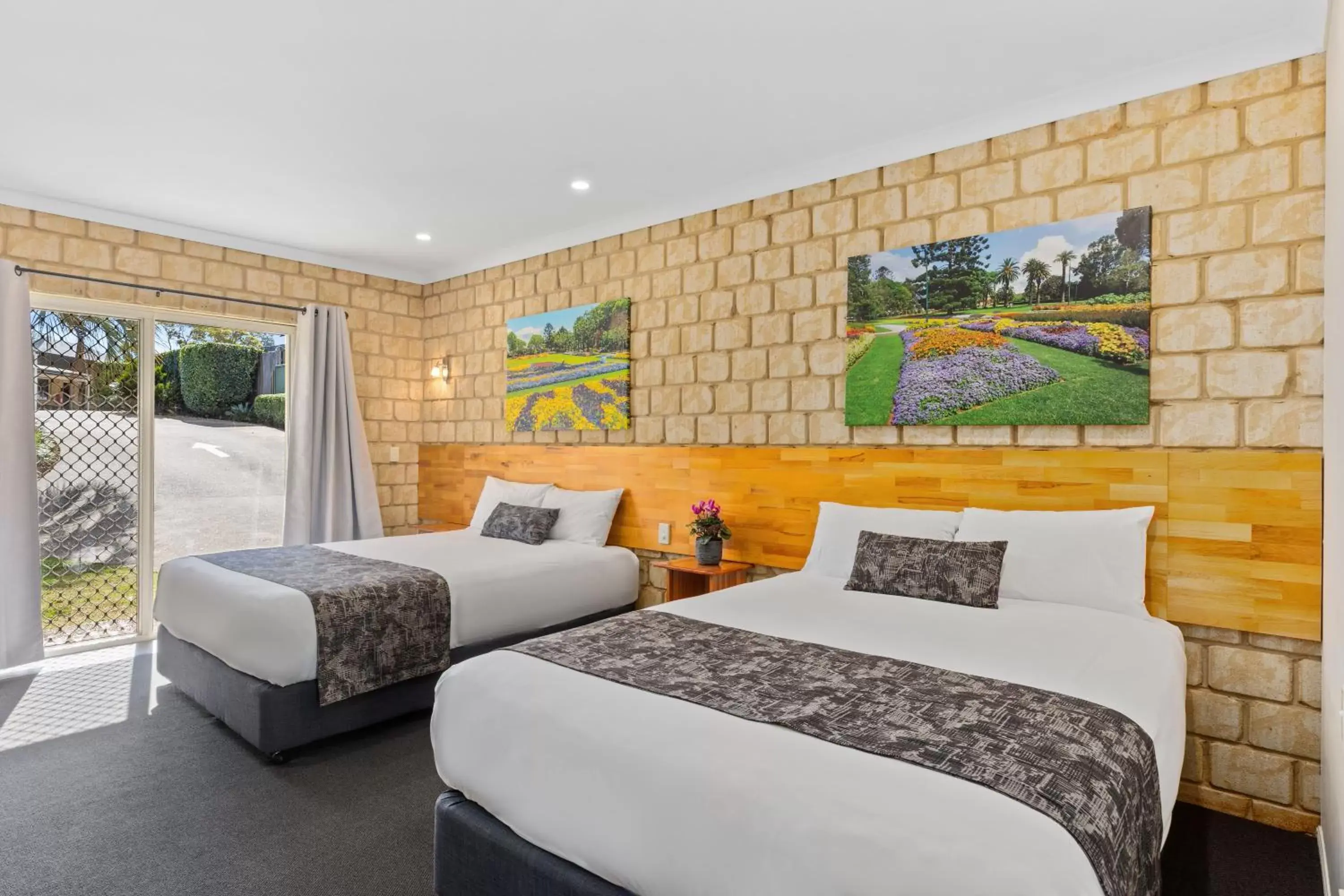 Deluxe Double or Twin Room in Great Divide Motor Inn Deluxe Double or Twin Room in Great Divide Motor Inn