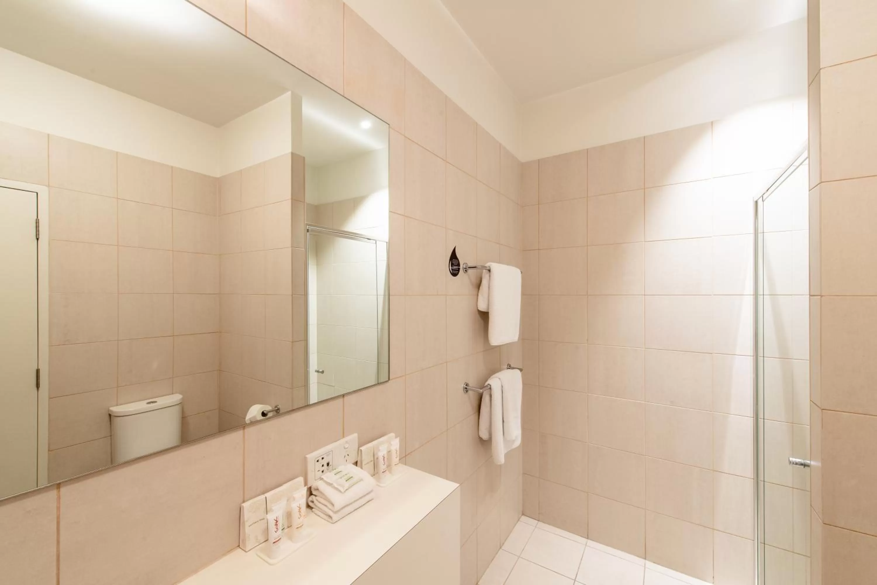 Bathroom in Mawson Lakes Hotel