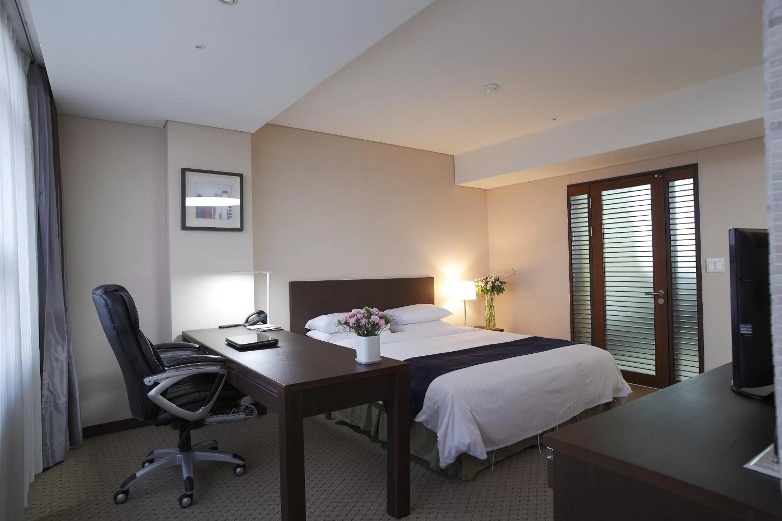 Photo of the whole room, Bed in Ramada by Wyndham Dongtan