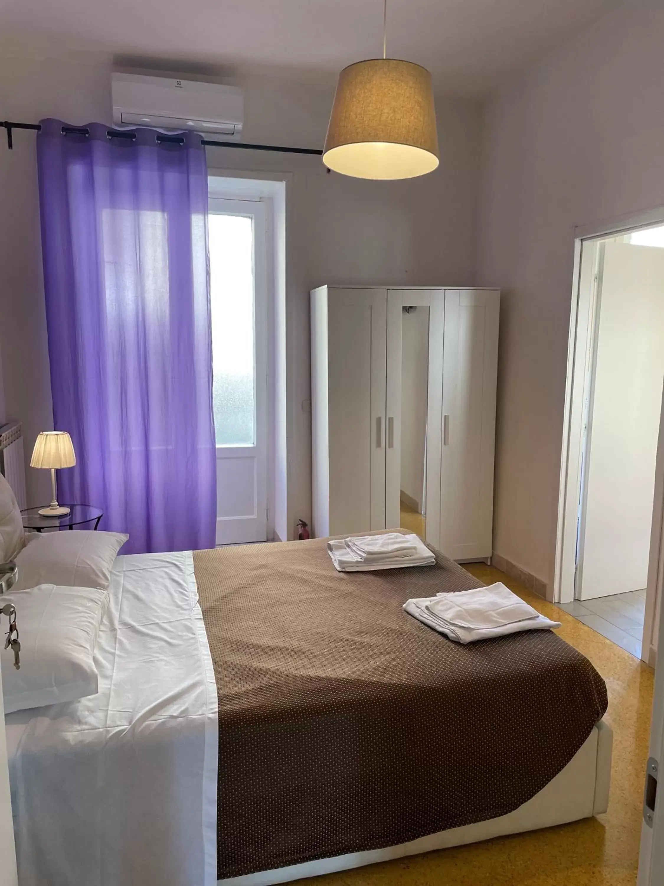 Budget Double Room - single occupancy in Antichi Riverberi in Station Budget Double Room - single occupancy in Antichi Riverberi in Station