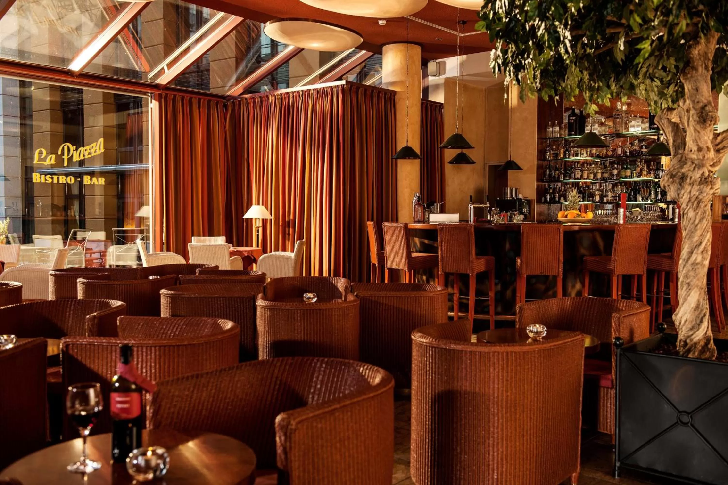 Lounge or bar in Hotel Elbflorenz Dresden