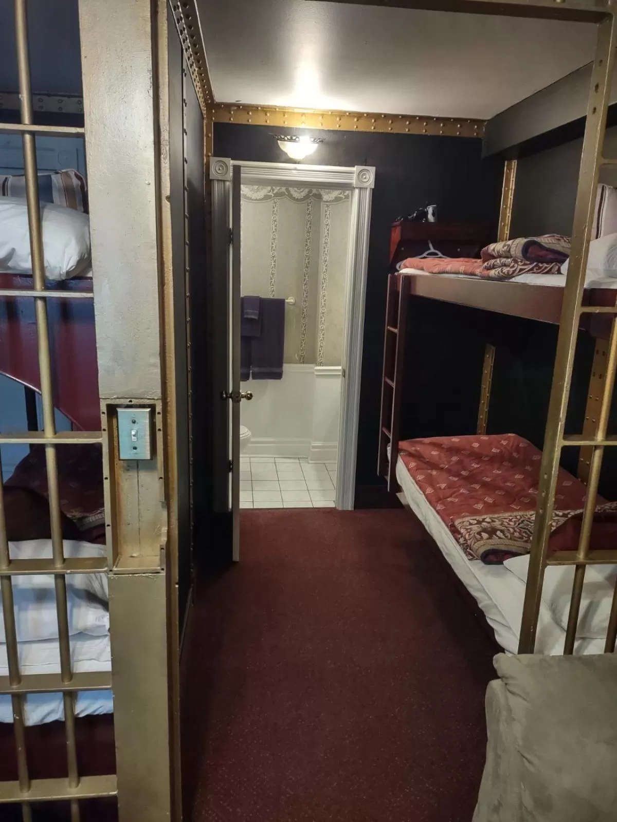 Bathroom, Bed in The King George Inn