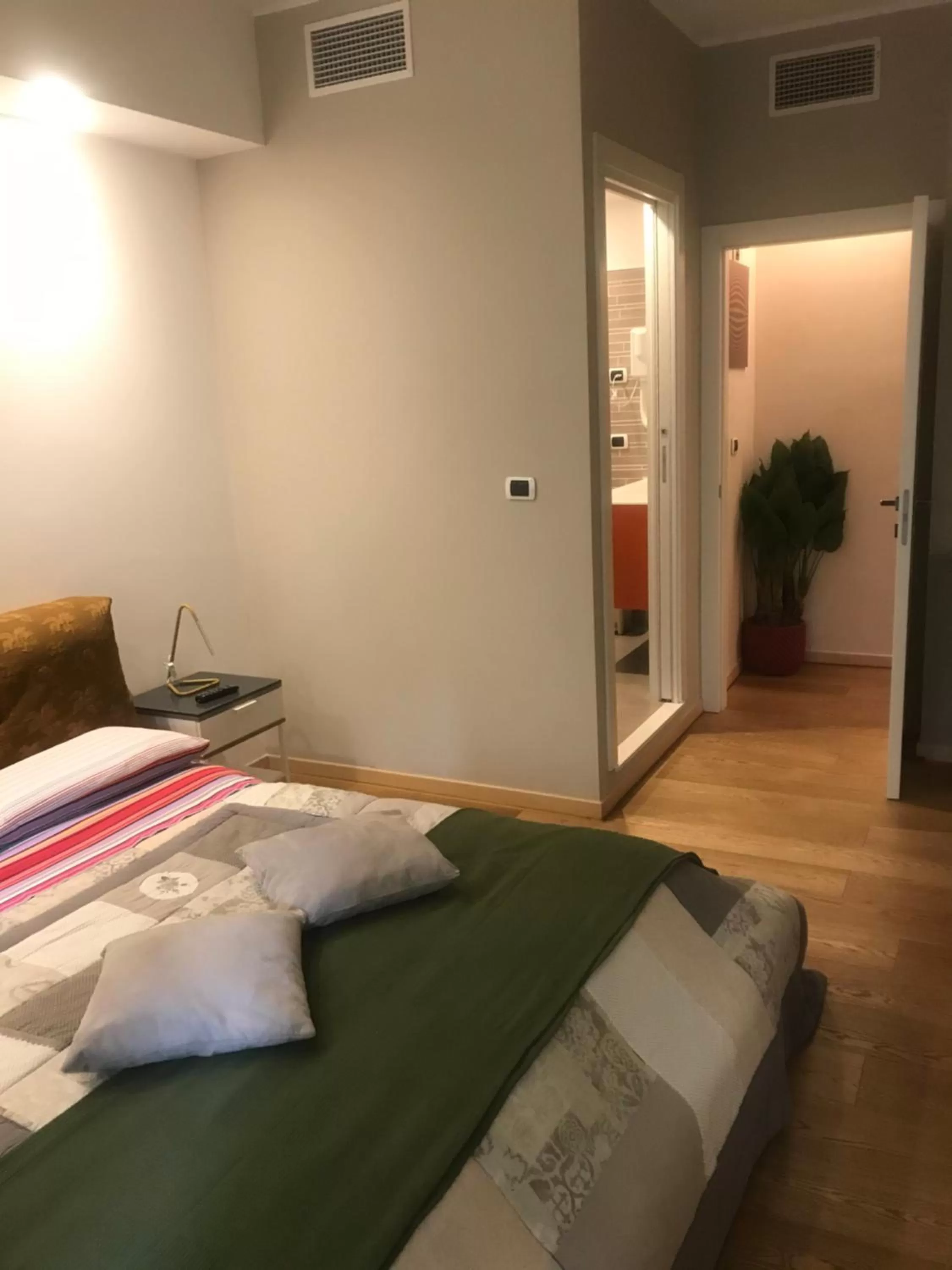 Bedroom, Bed in Smart-House Rent-Rooms FREE PARKING