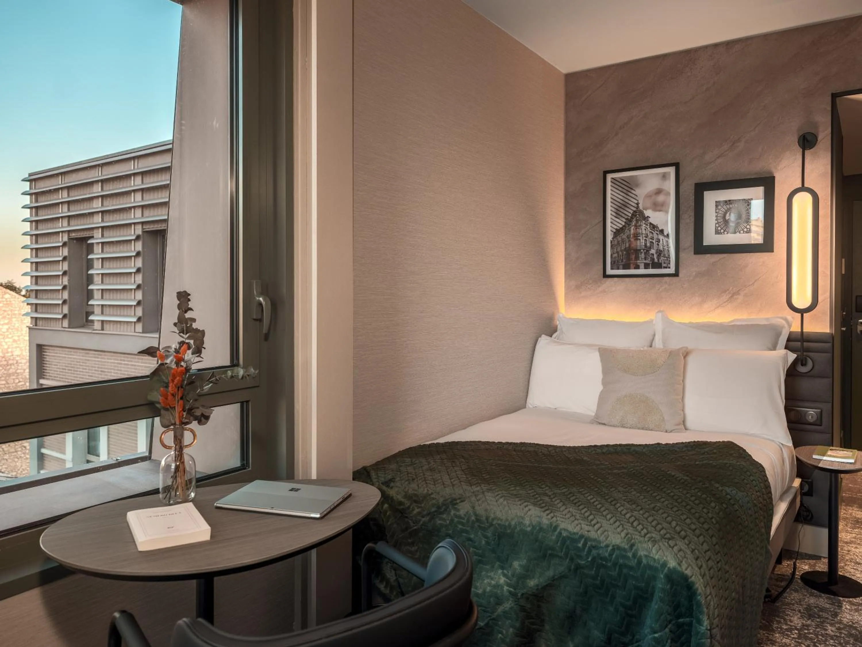 Photo of the whole room, Bed in Novotel Orléans Centre Gare