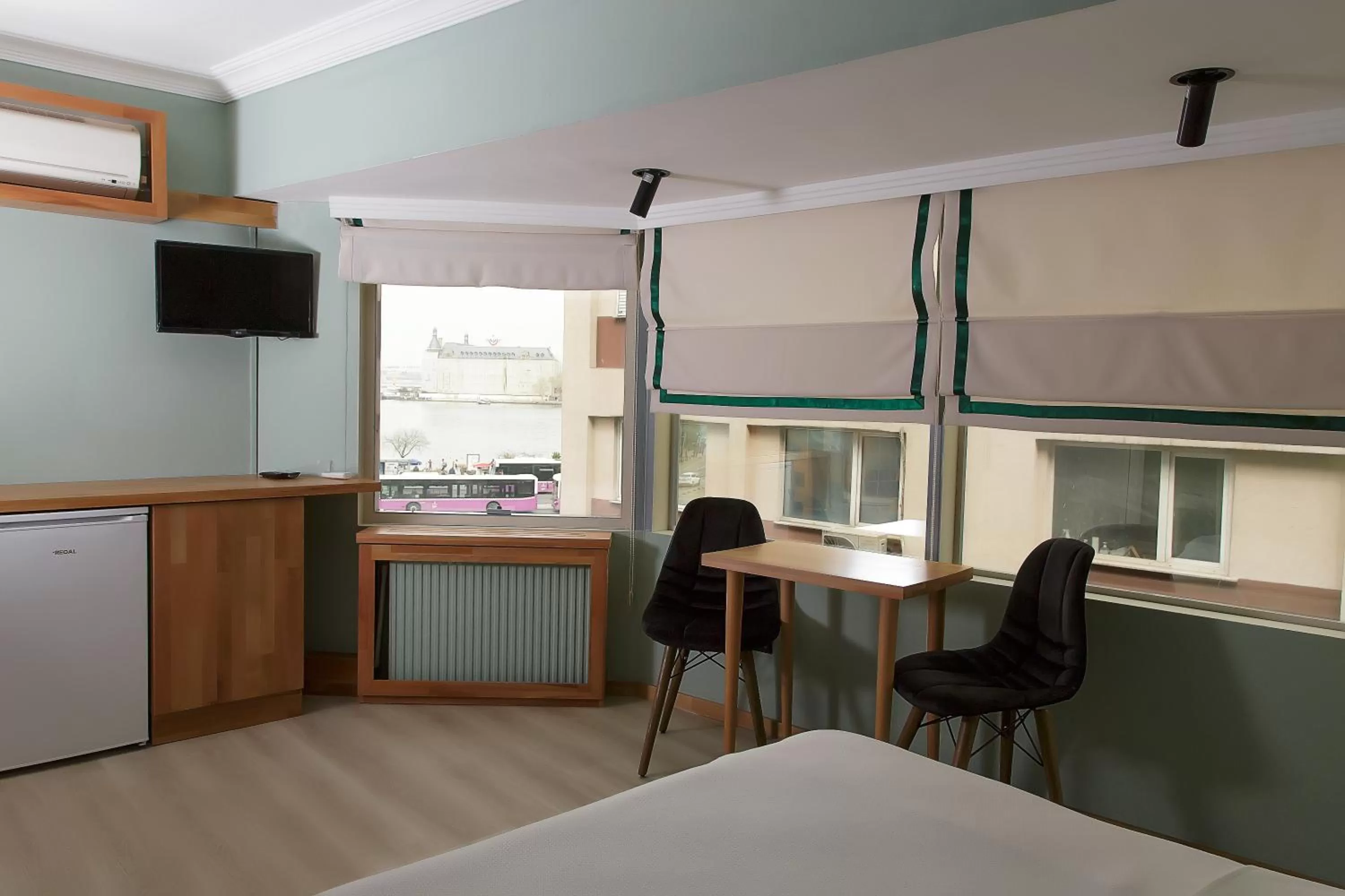 TV/Entertainment Center in Panorama Suite