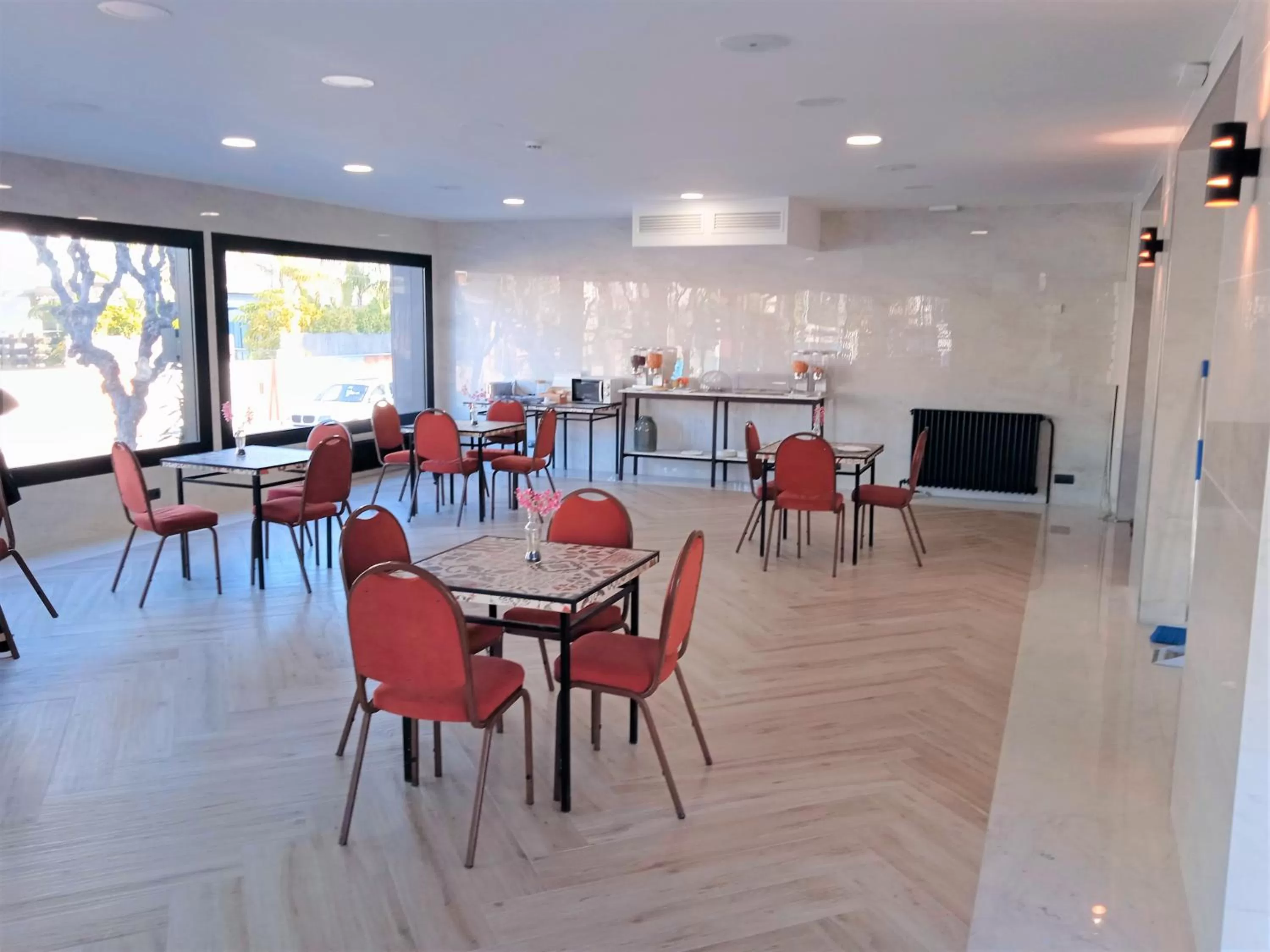 Buffet breakfast in Hotel 153