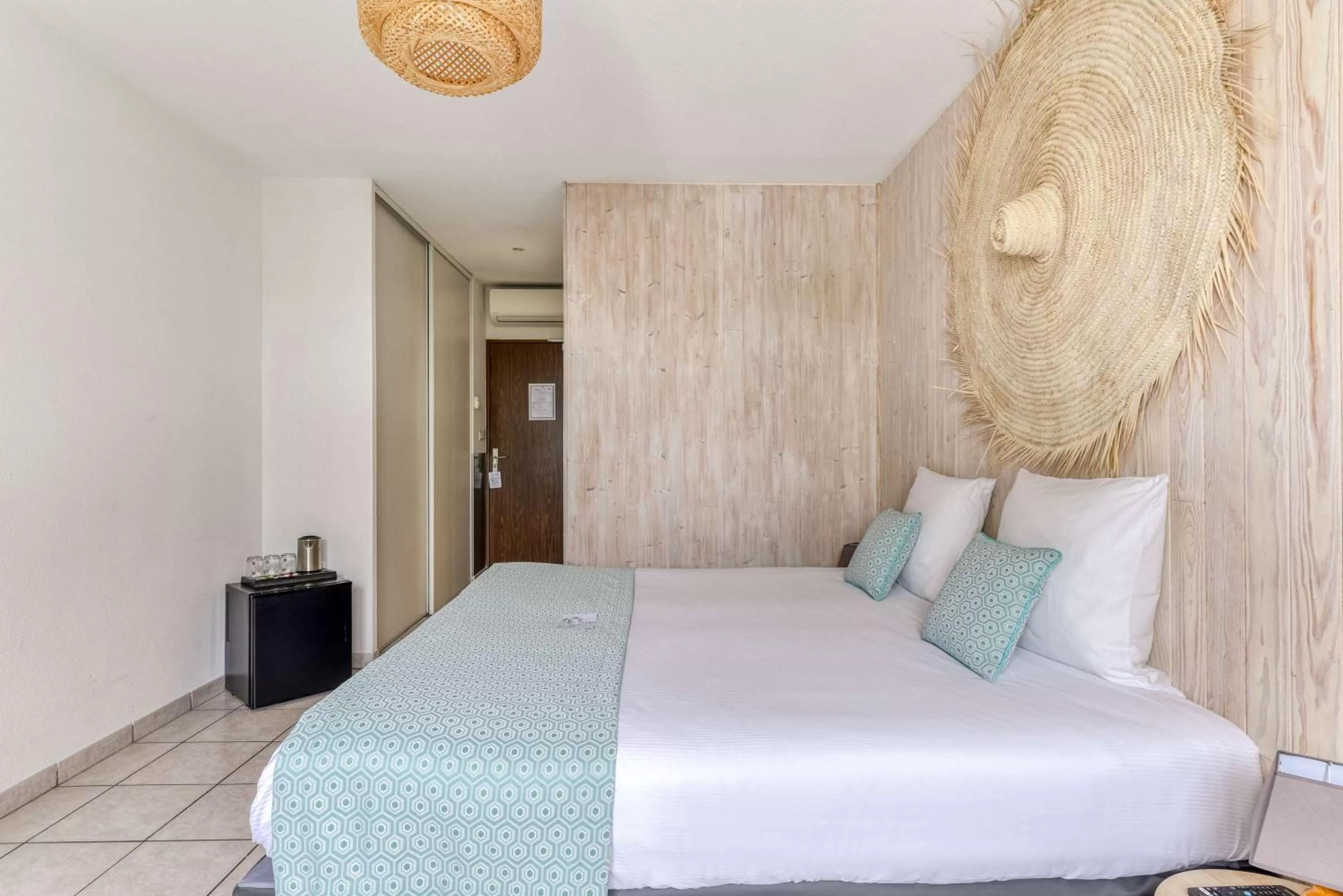 Bedroom, Bed in Sure Hotel by Best Western Beziers Le Monestie