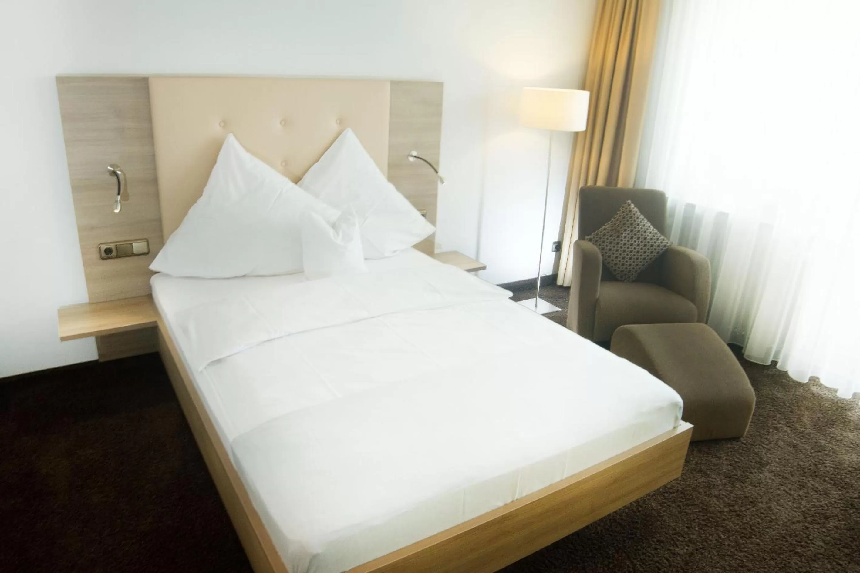 Photo of the whole room, Bed in Hotel zum Hirsch