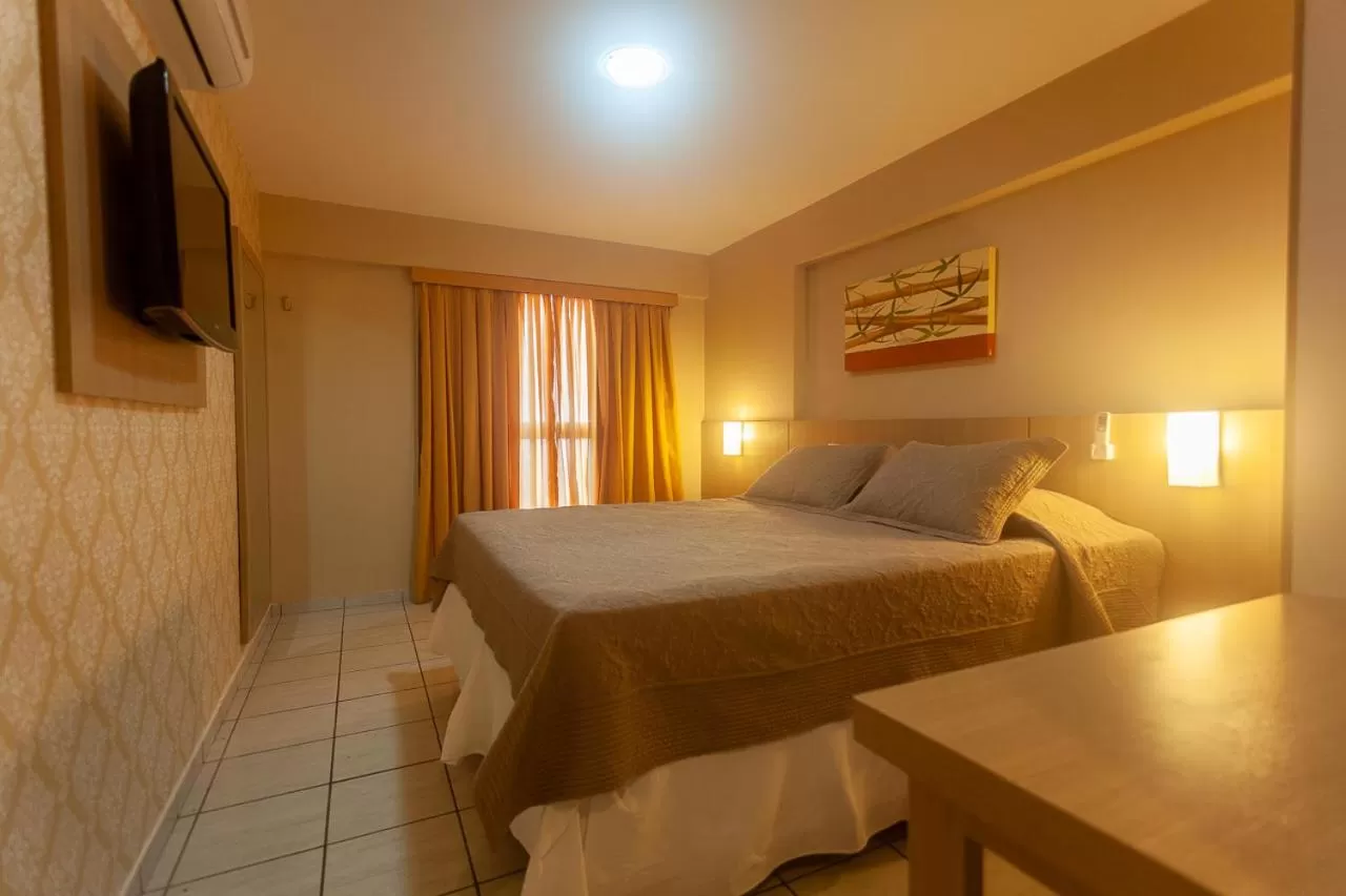 Photo of the whole room, Bed in Paradise Flat