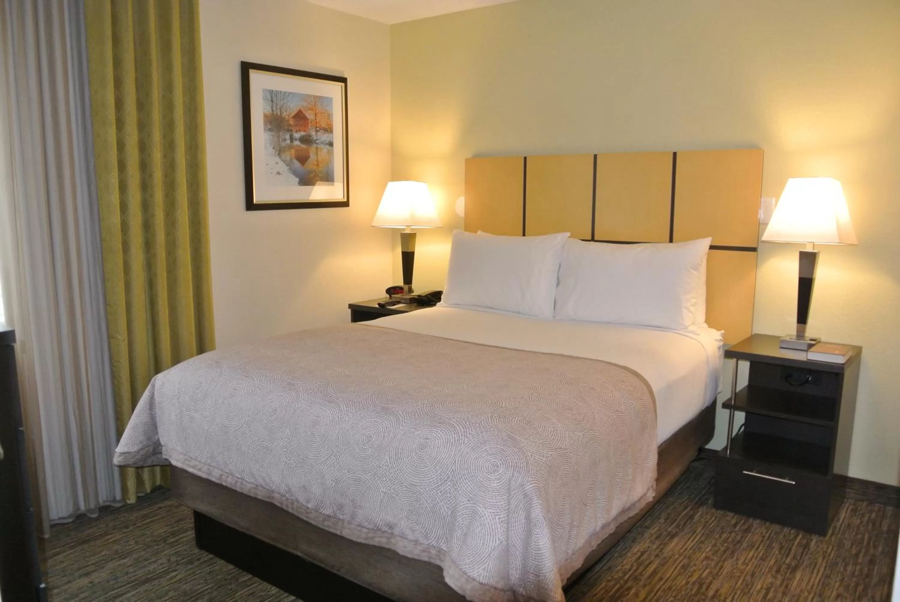 Photo of the whole room, Bed in Candlewood Suites Washington-Fairfax by IHG