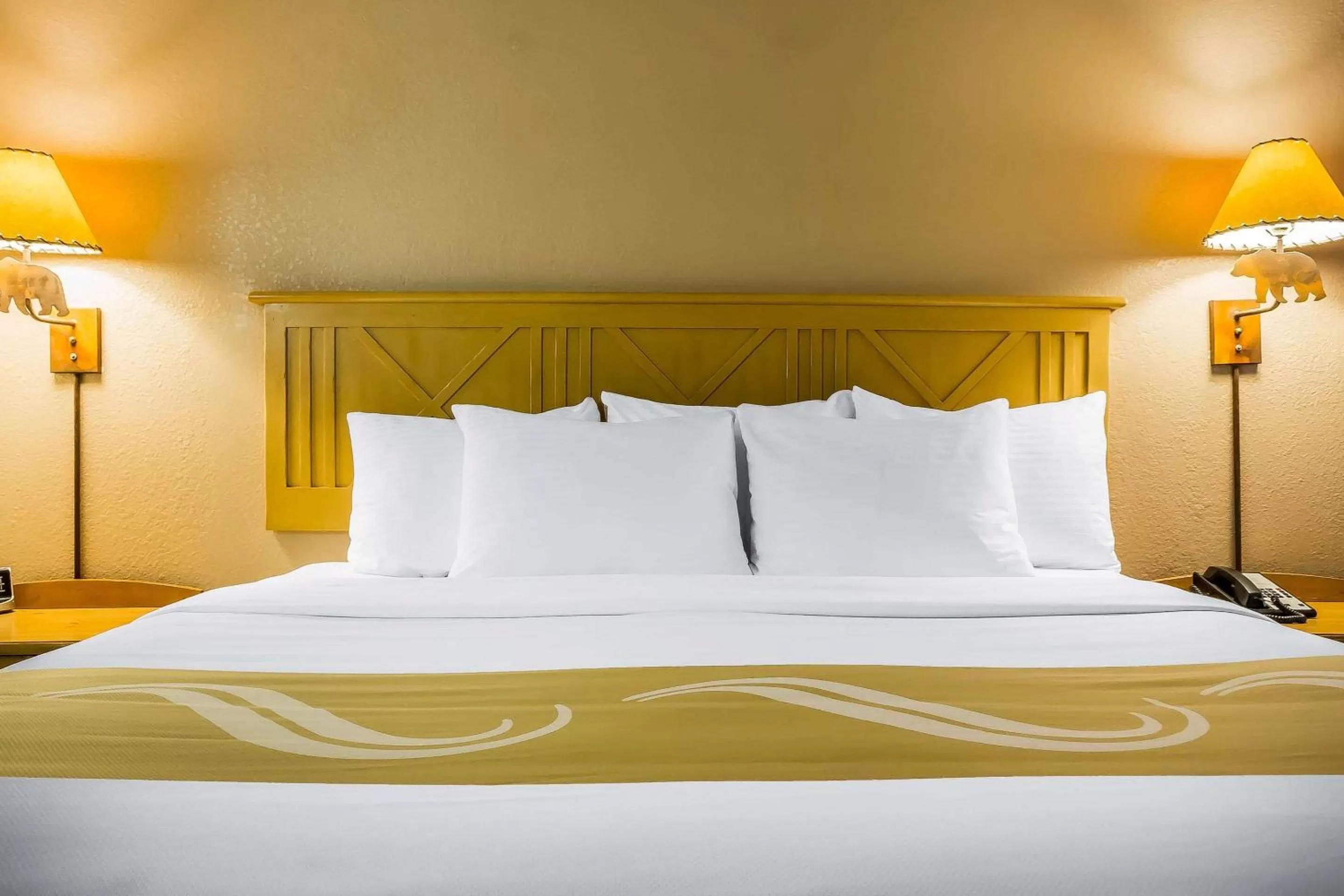 Photo of the whole room, Bed in Quality Inn Pinetop Lakeside