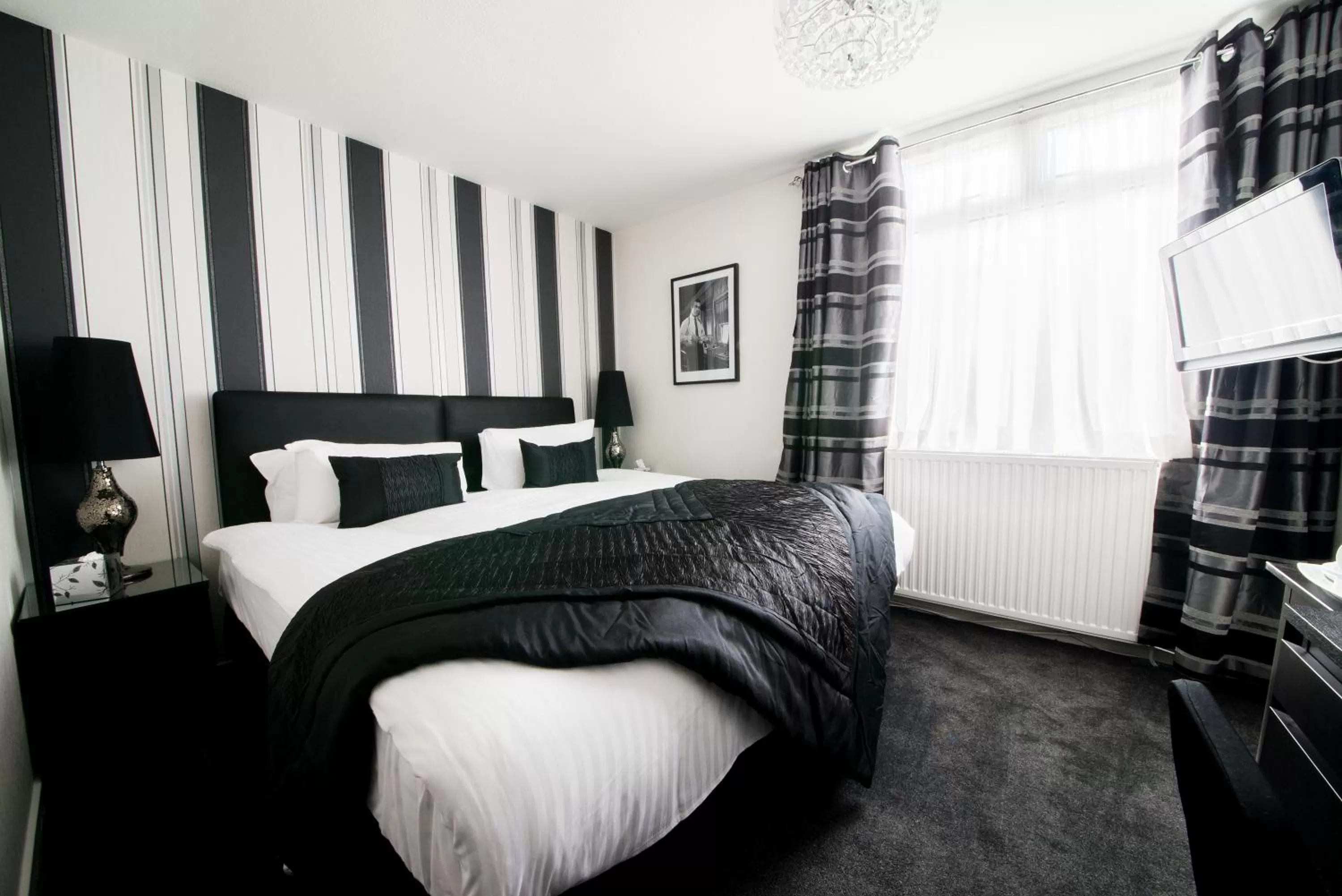 Bedroom, Bed in The Burnside Hotel