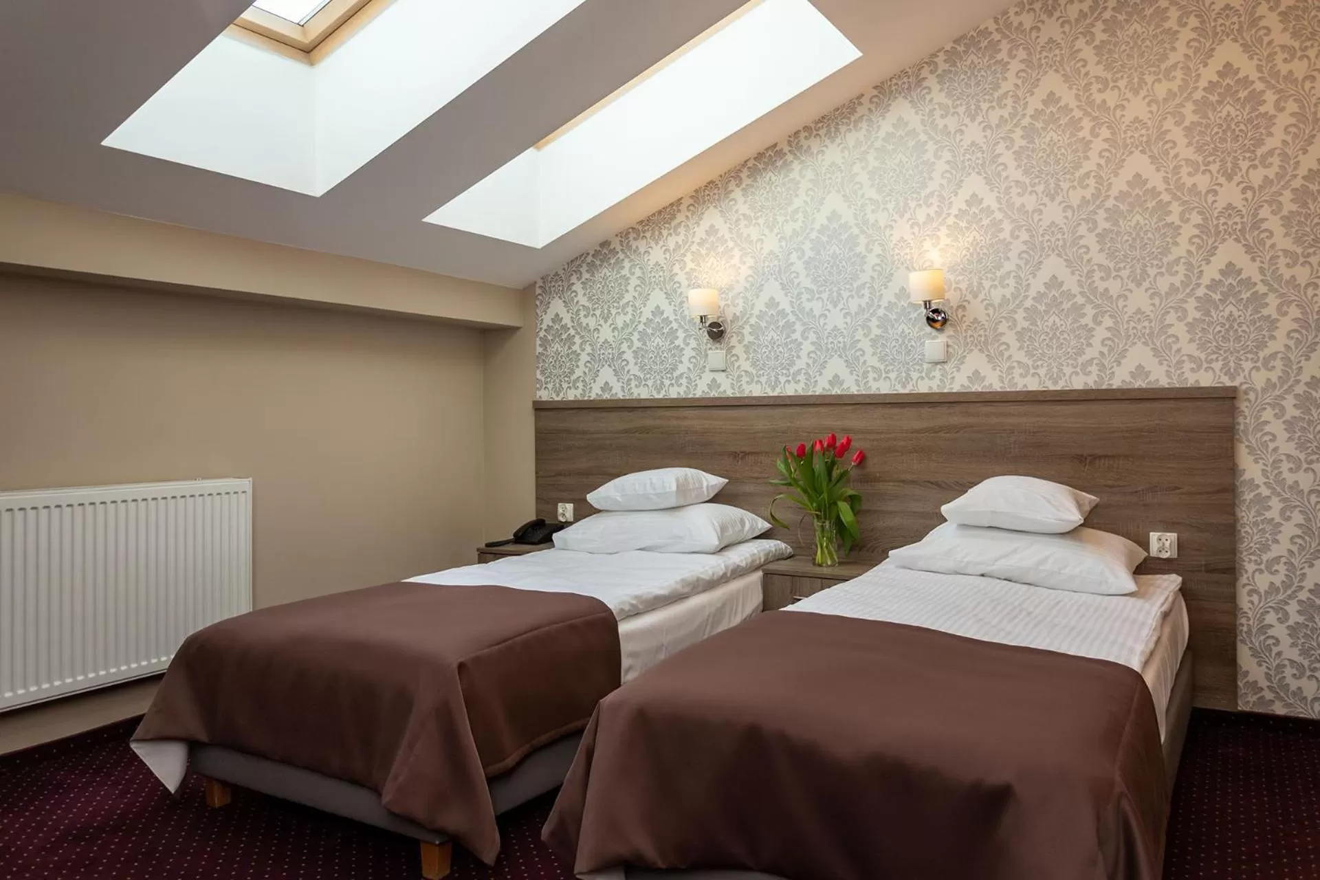 Bed in Hotel Maximum