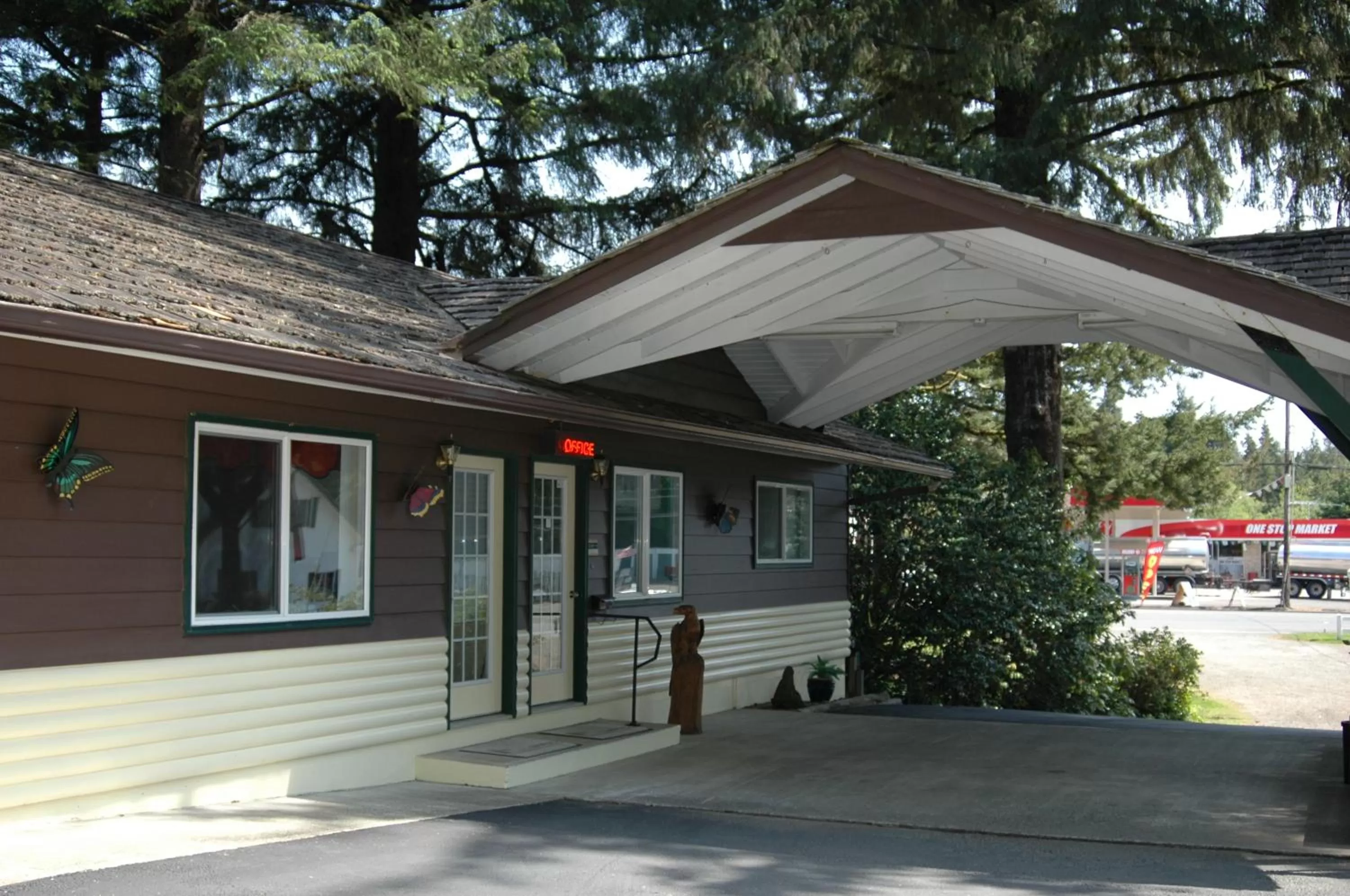 Park Motel and Cabins