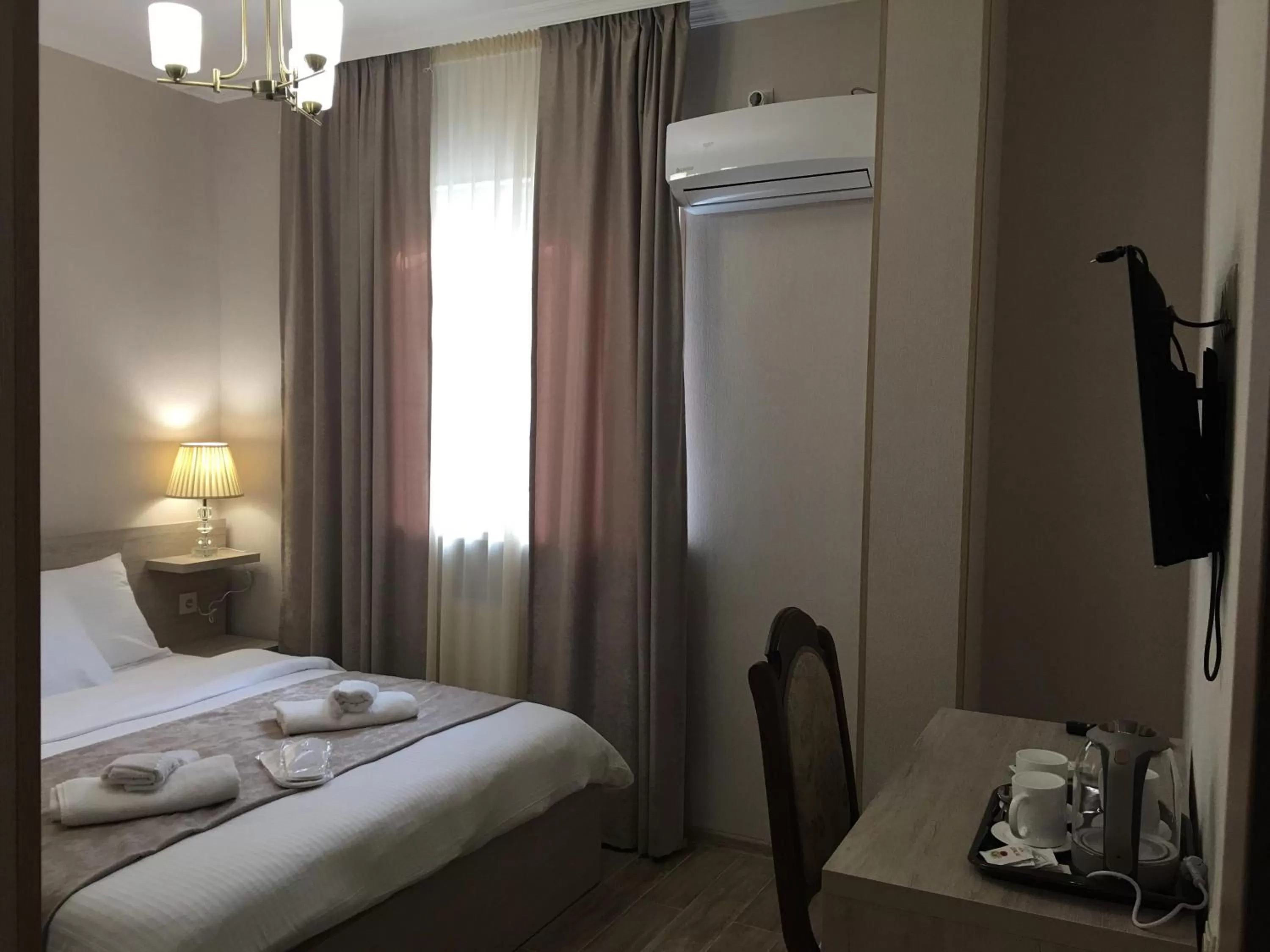 Bedroom, Bed in Family Hotel Triston