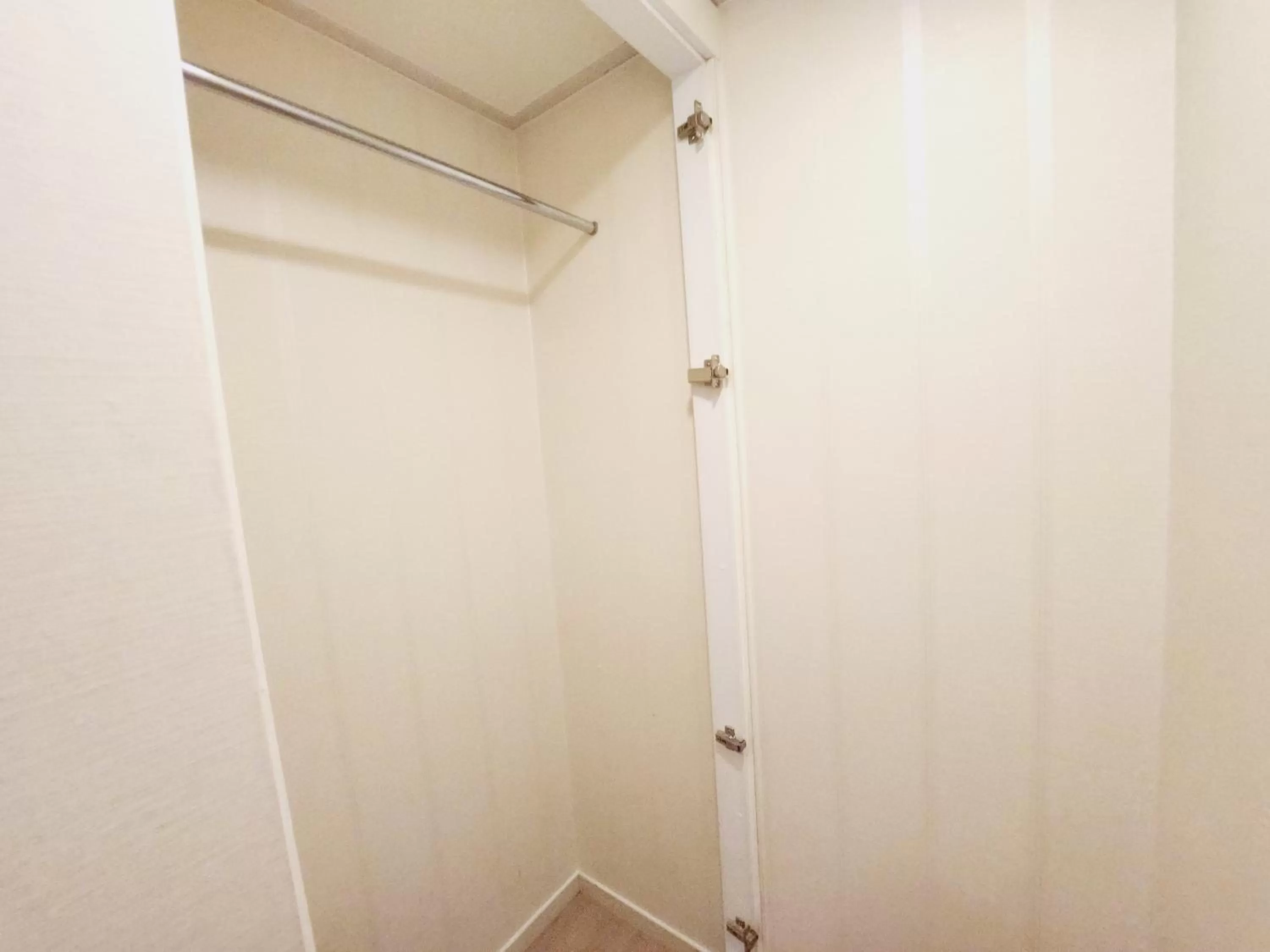 wardrobe, Bathroom in Olive hostel R(Residence)