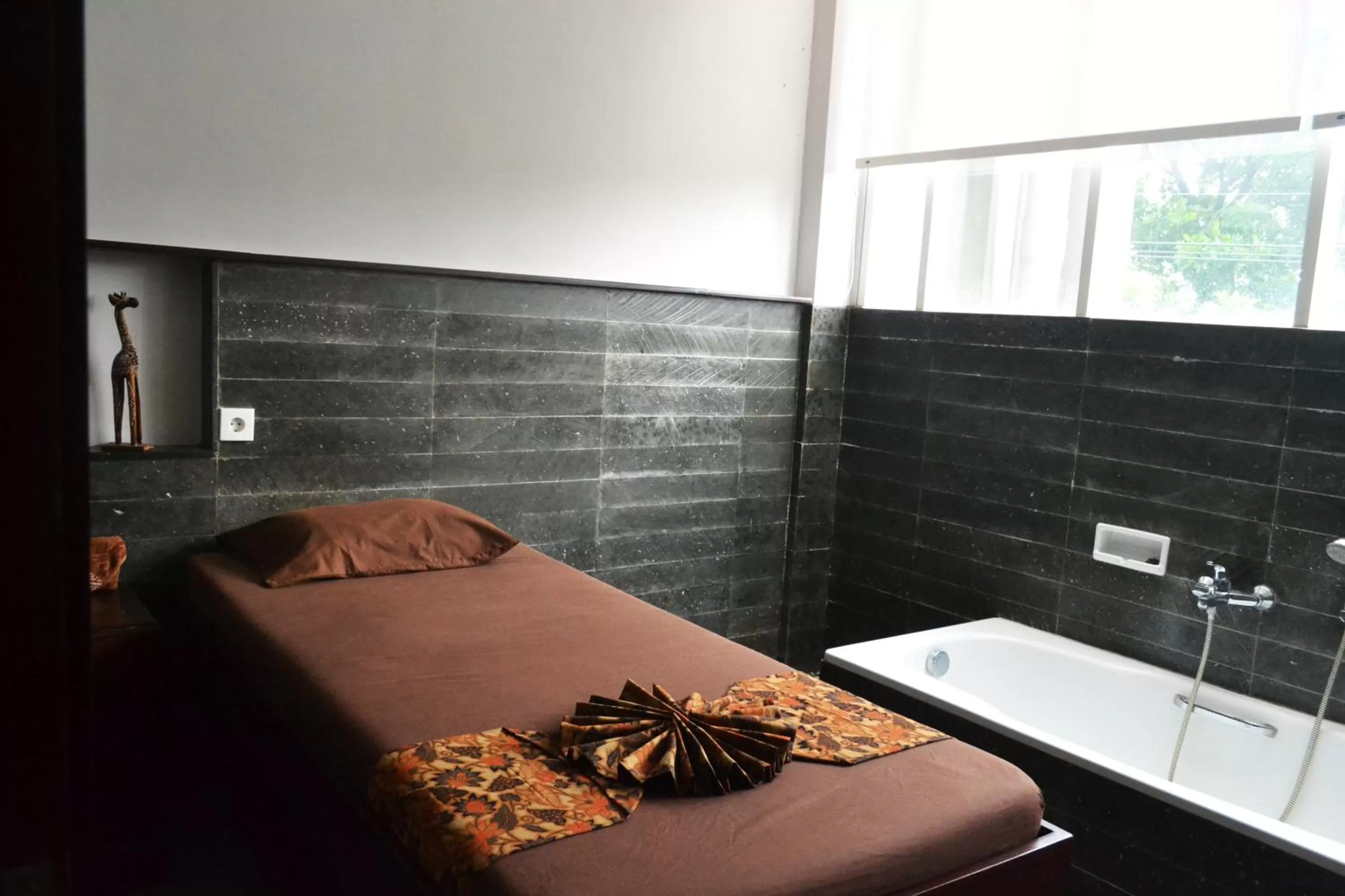 Spa and wellness centre/facilities, Bed in Grand Cakra Hotel Malang