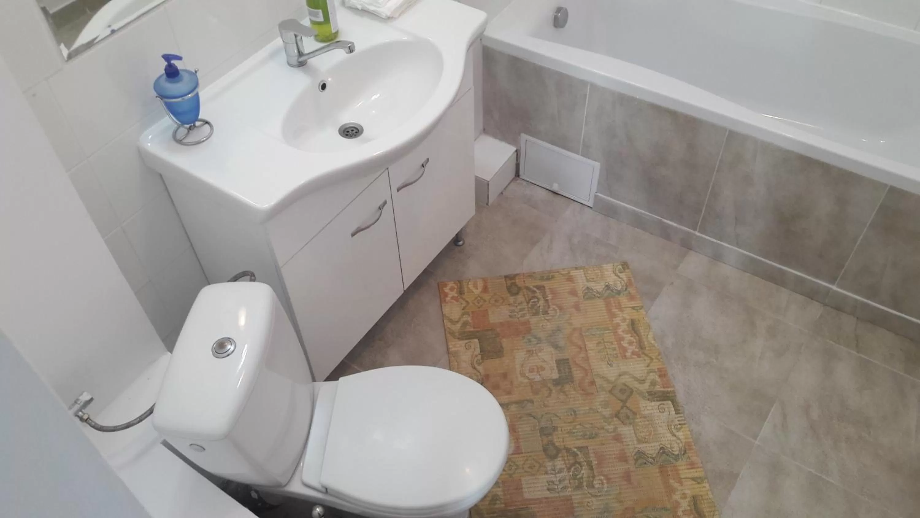 Bathroom in The Floor Piata Unirii