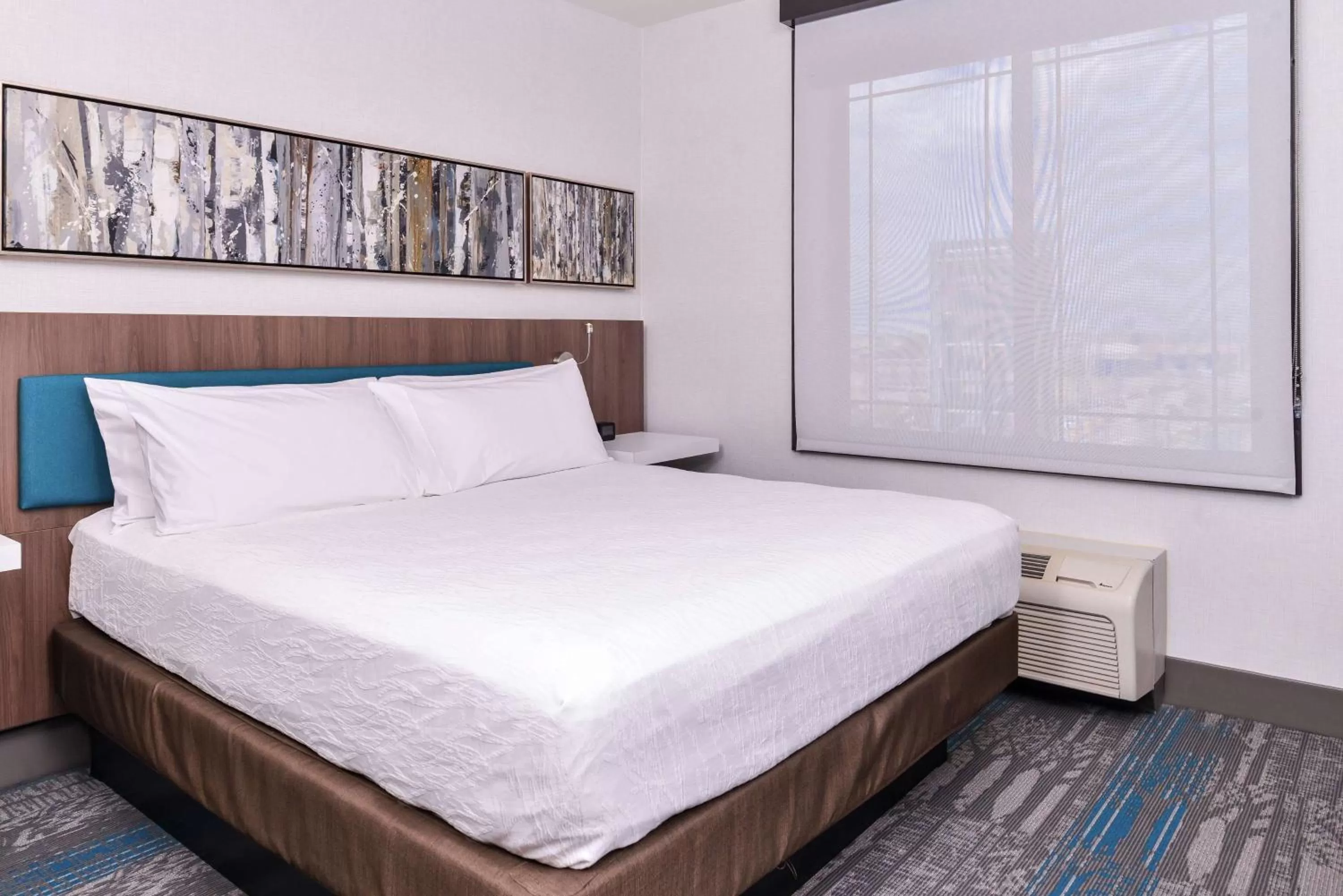 View (from property/room), Bed in Hilton Garden Inn Salt Lake City Downtown