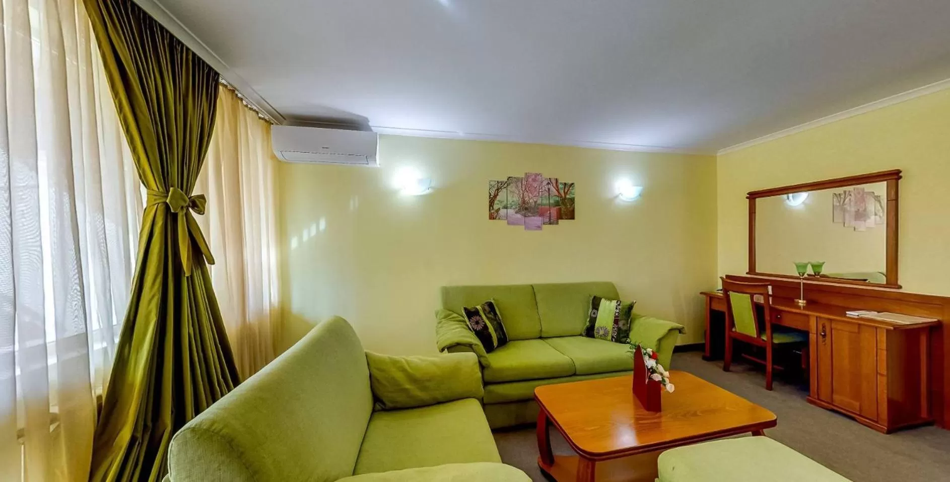 Seating Area in Troyan Plaza Hotel