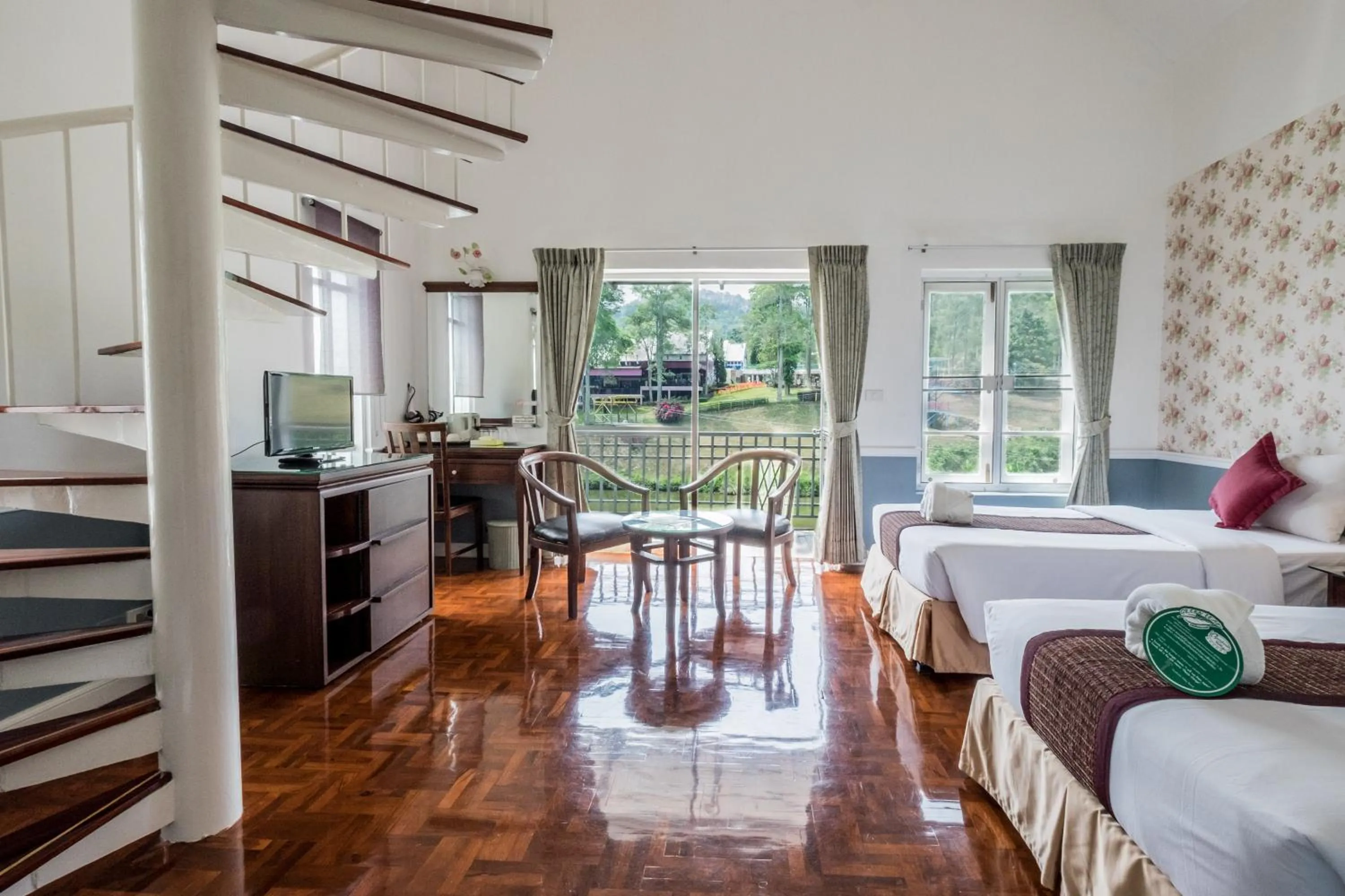 Decorative detail, Bed in Brookside Valley Resort