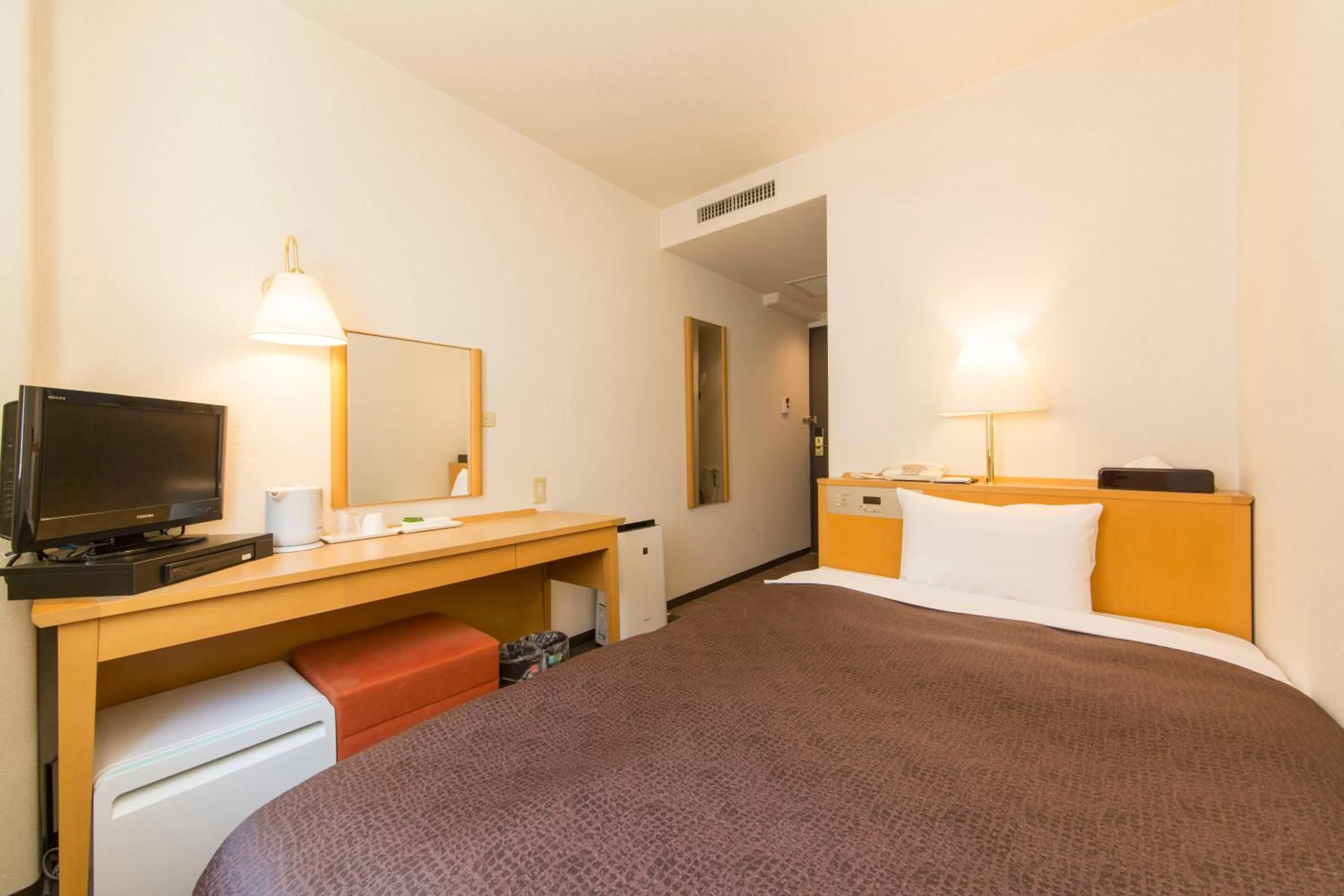 Single Room with Small Double Bed - single occupancy - Smoking in Sanco Inn Kuwana Ekimae