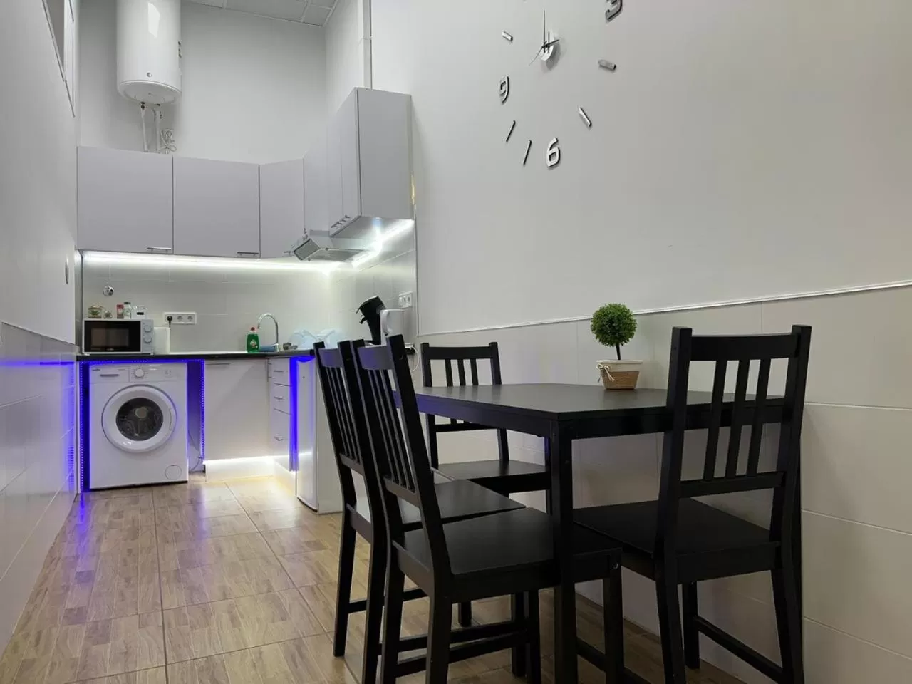 Dining Area in Grandera Apart`s - Lliri 7